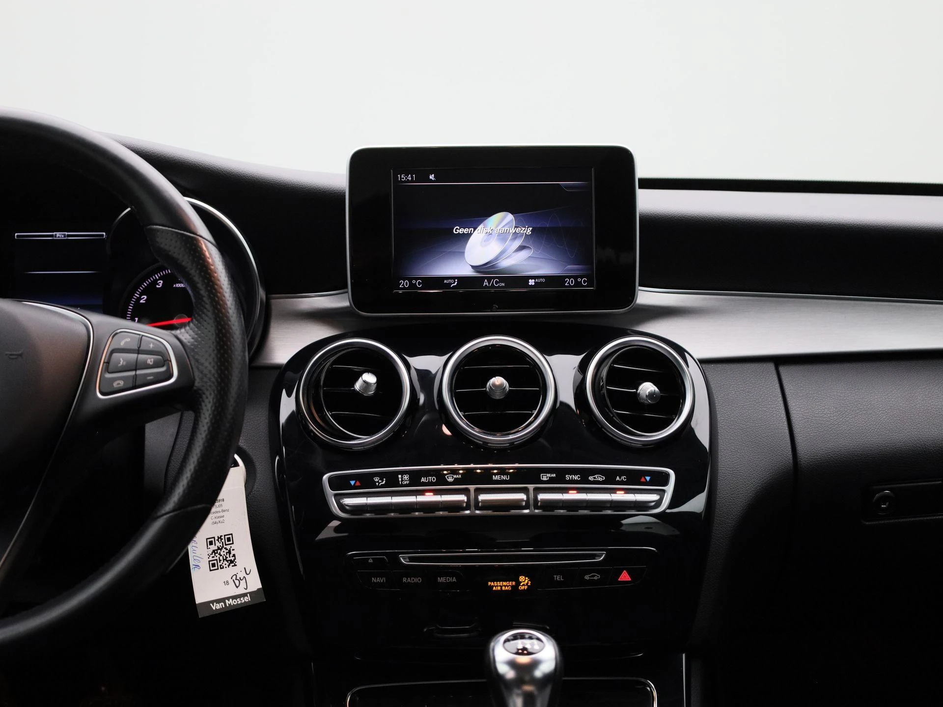 Mercedes-Benz-C-Klasse-image-9