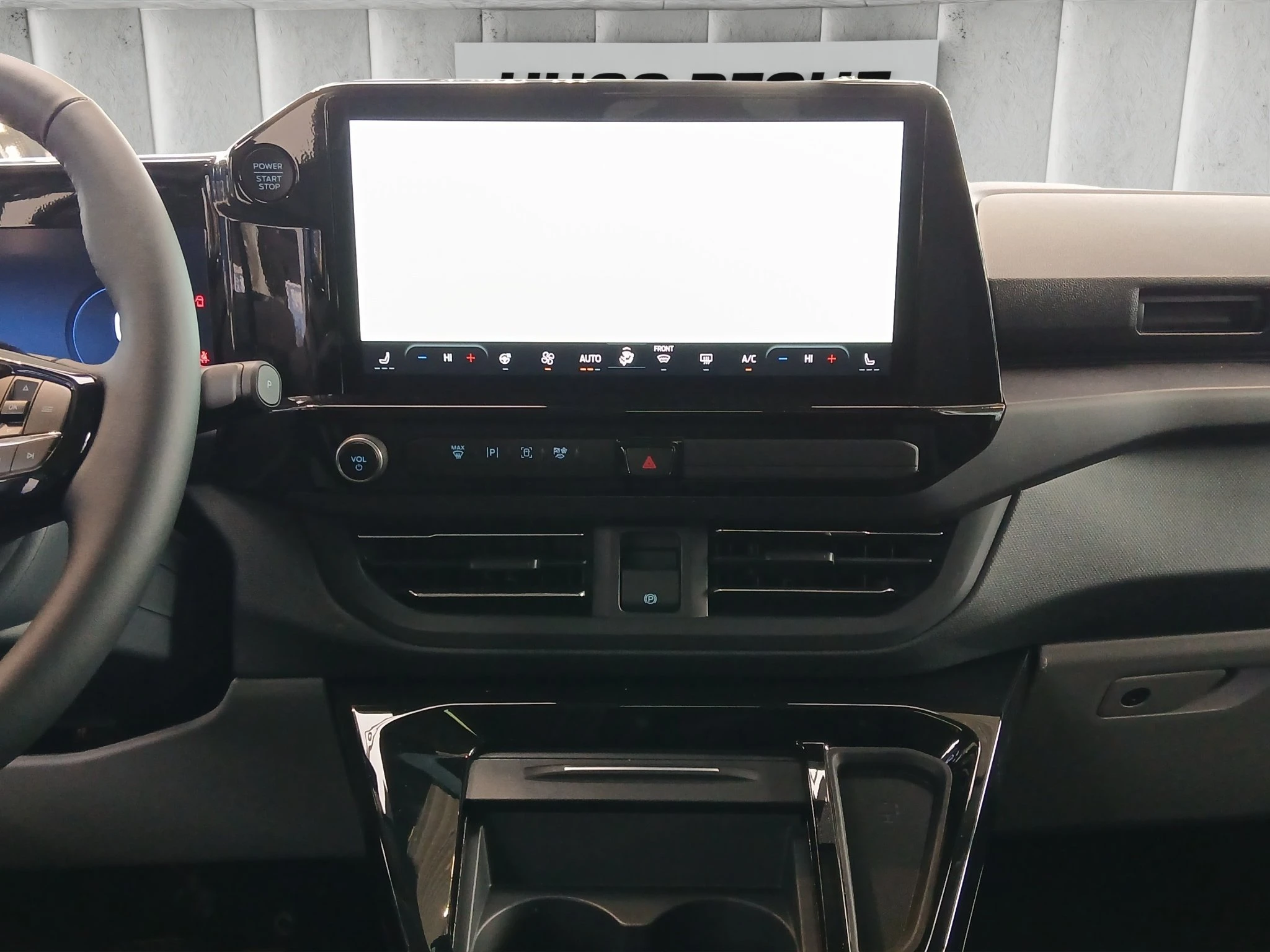 Ford Tourneo Custom Titanium 2.0 EcoBlue 125kW 320 L1 Auto FWD Van. 4-türig