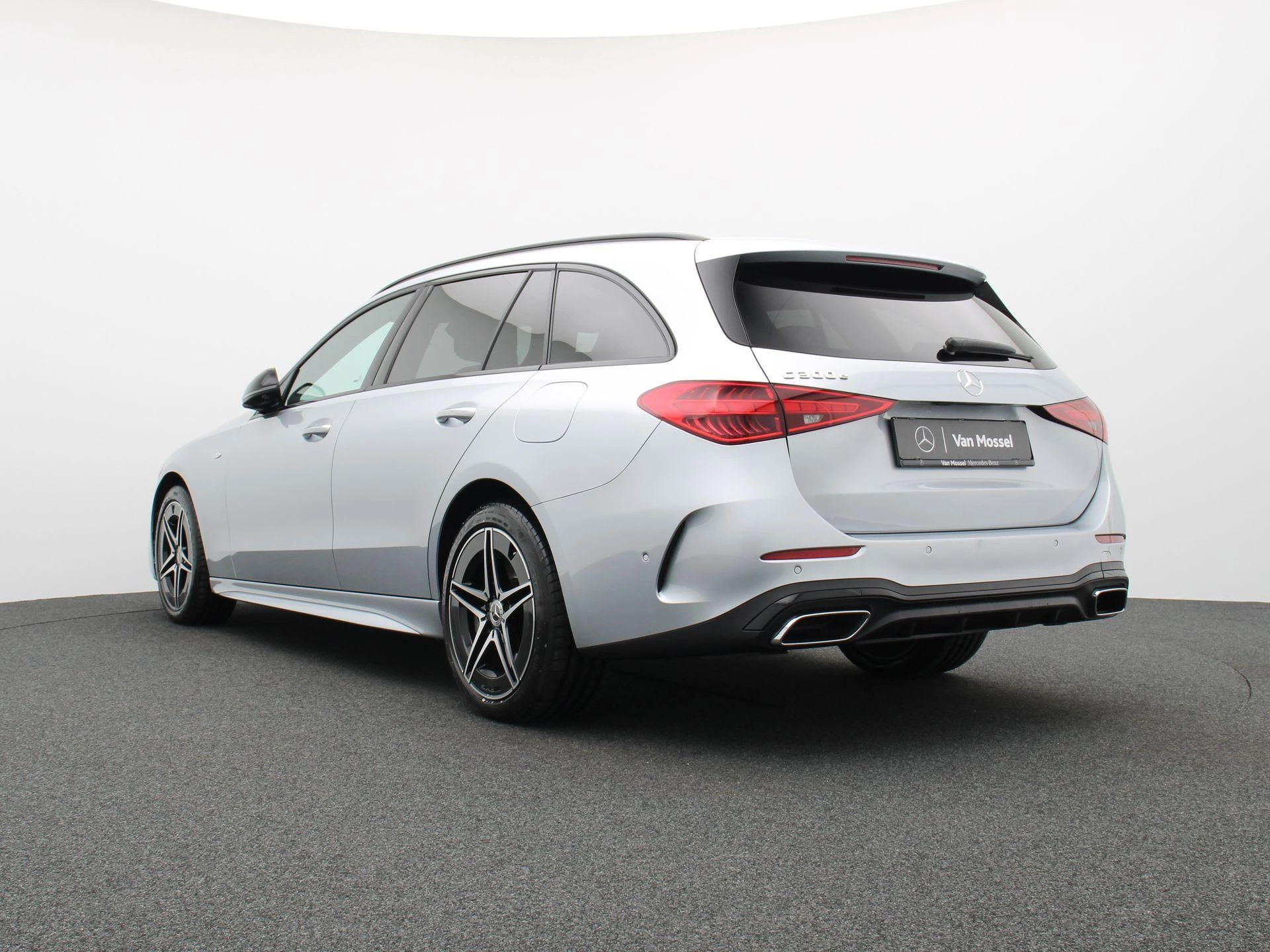 Mercedes-Benz C-Klasse 300 e AMG Line Estate + PANORAMISCH DAK + DIGITAL LIGHT + BURMESTER +