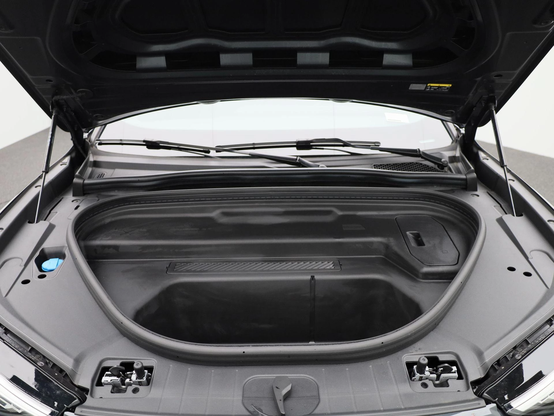 Audi-Q6 e-tron-image-49