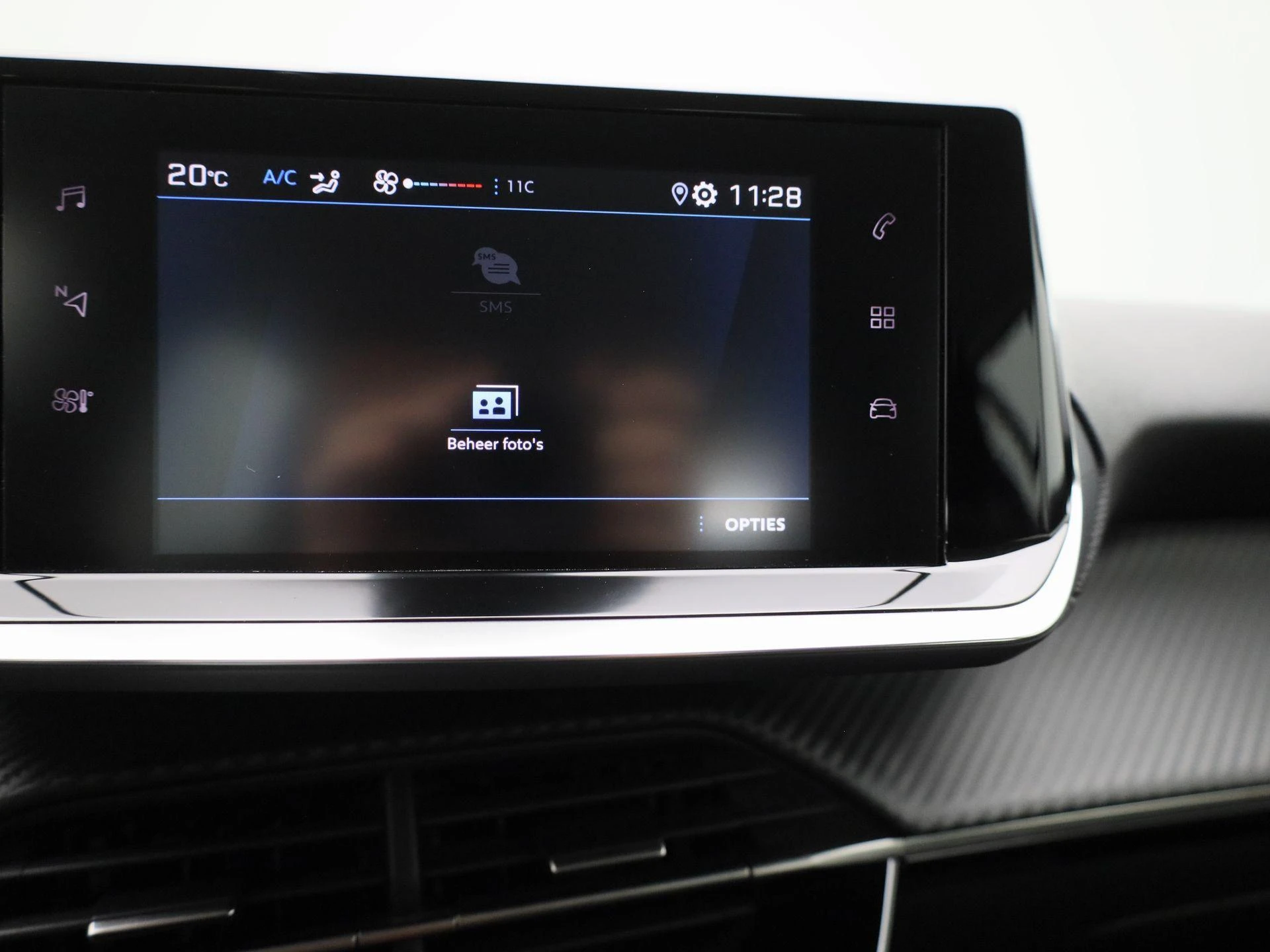 Peugeot-208-image-20