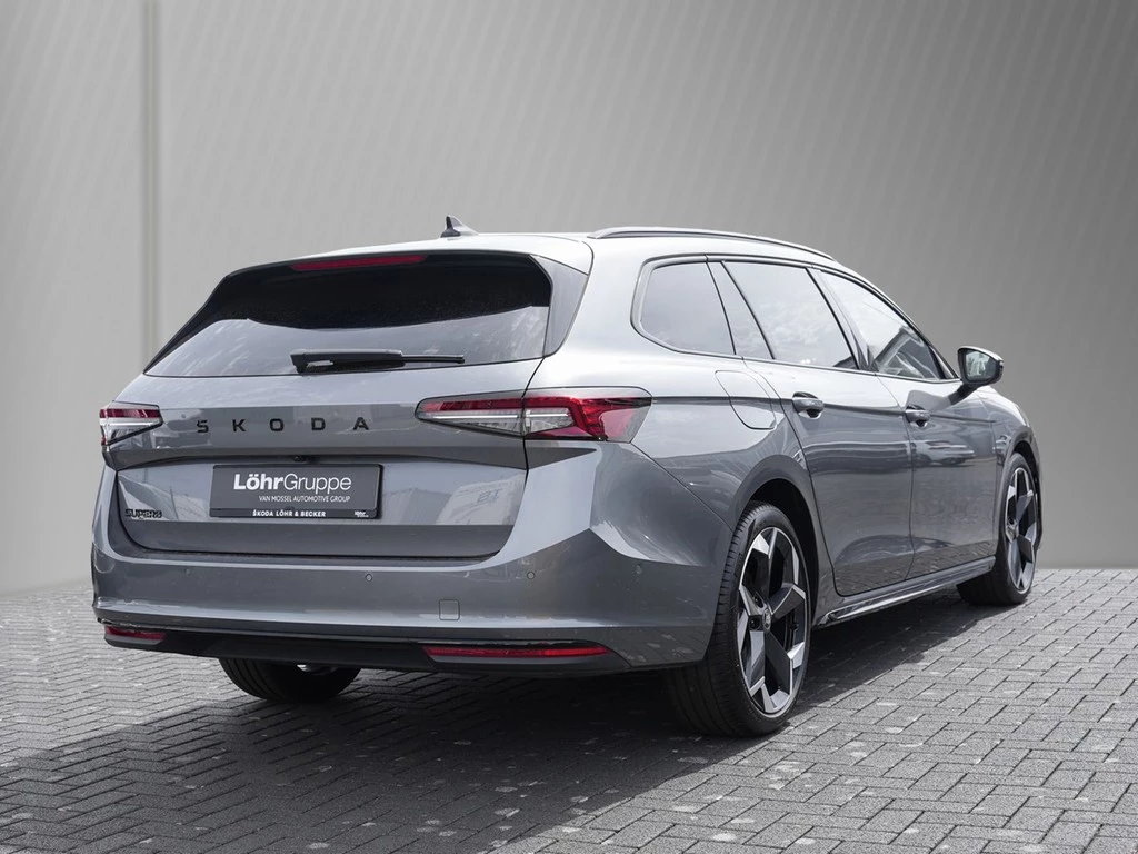 Škoda Superb Combi 2.0 TDI DSG Sportline AHK/Navi/RFK