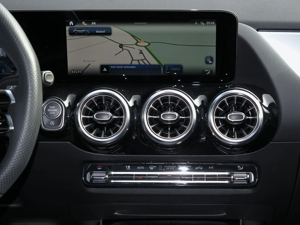 Mercedes-Benz-GLA 200 d-image-10