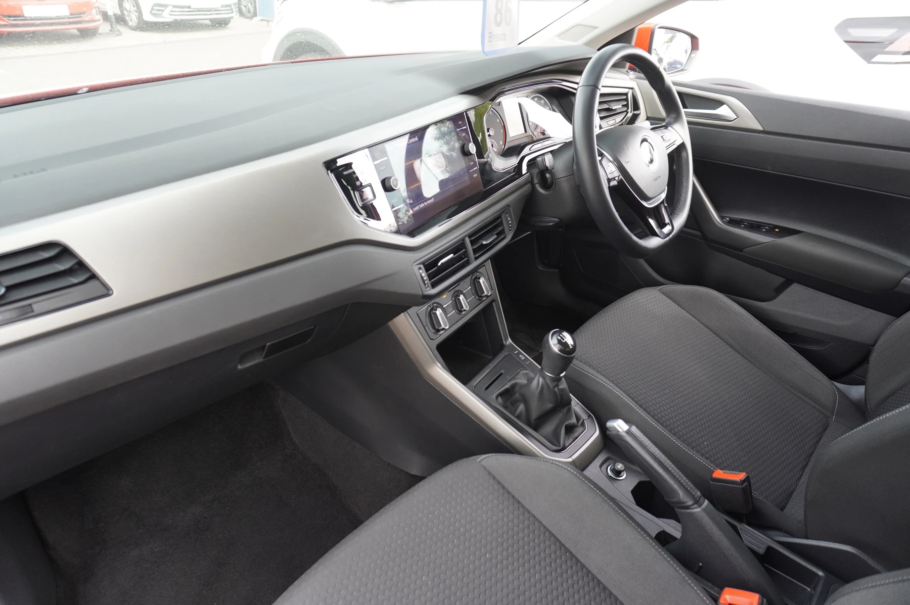 Volkswagen-Polo-image-1