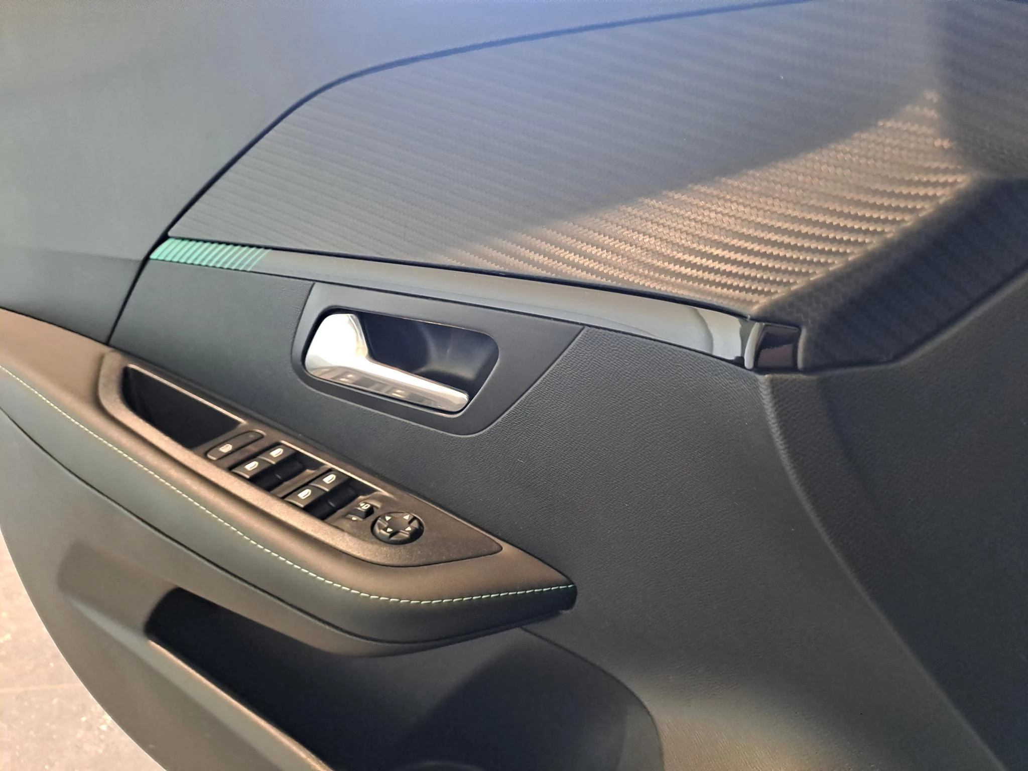 Peugeot-208-image-22