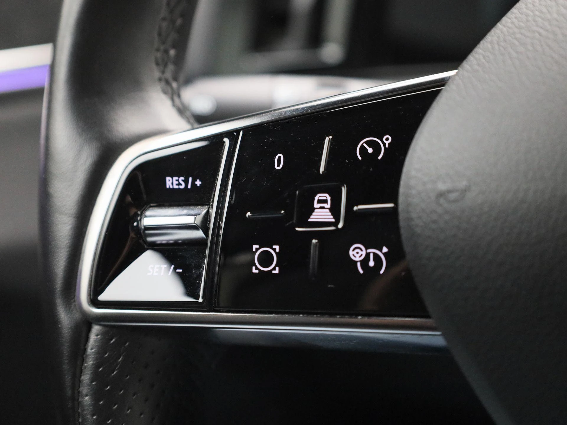 Renault-Megane E-Tech-image-16