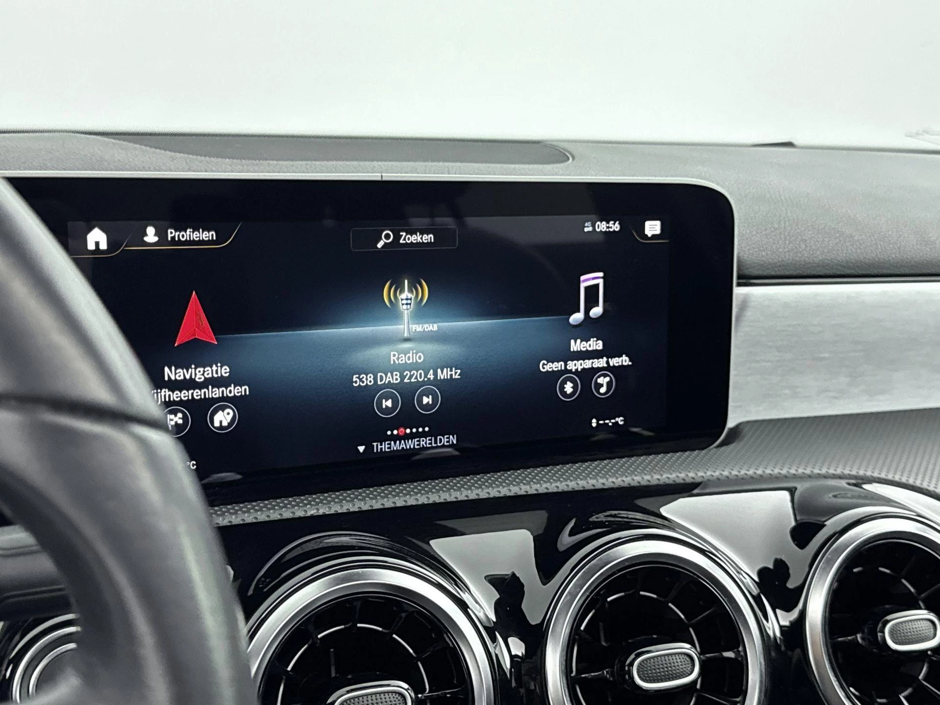 Mercedes-Benz-A-Klasse-image-11