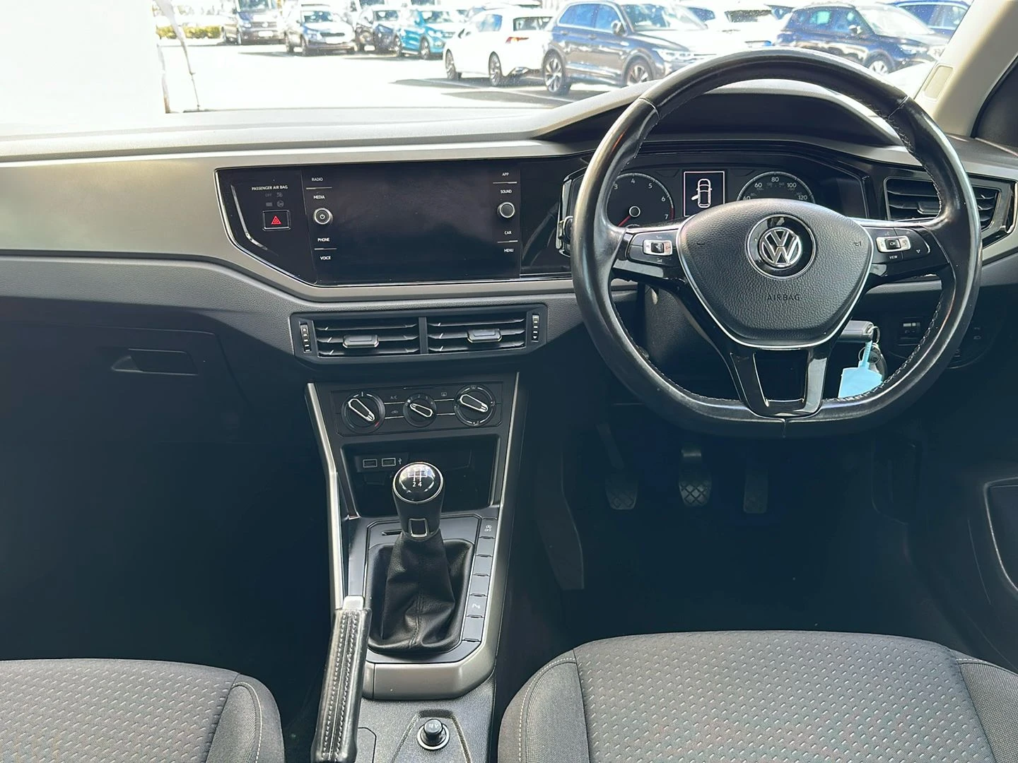 Volkswagen-Polo-image-3