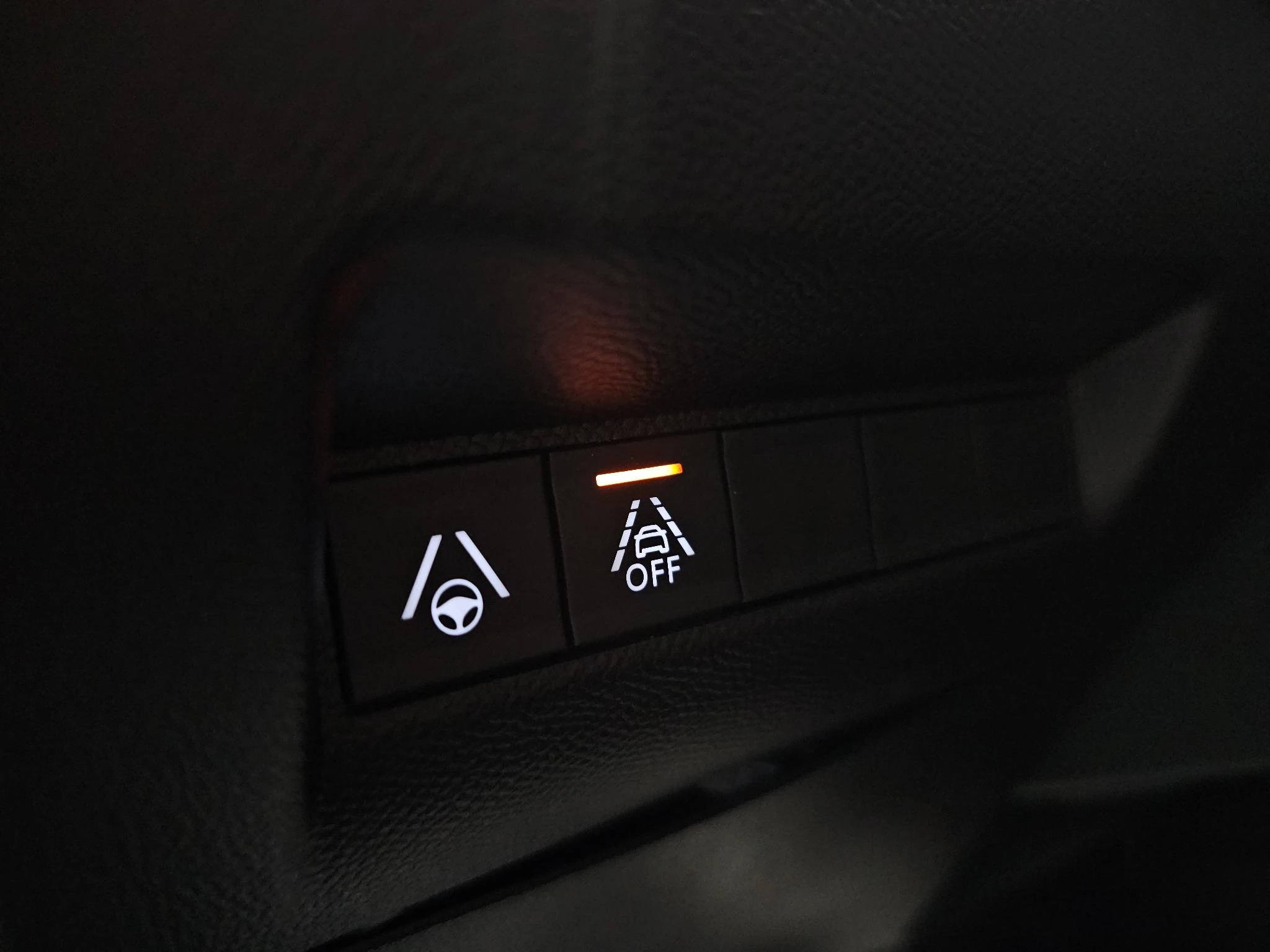 Peugeot-208-image-28