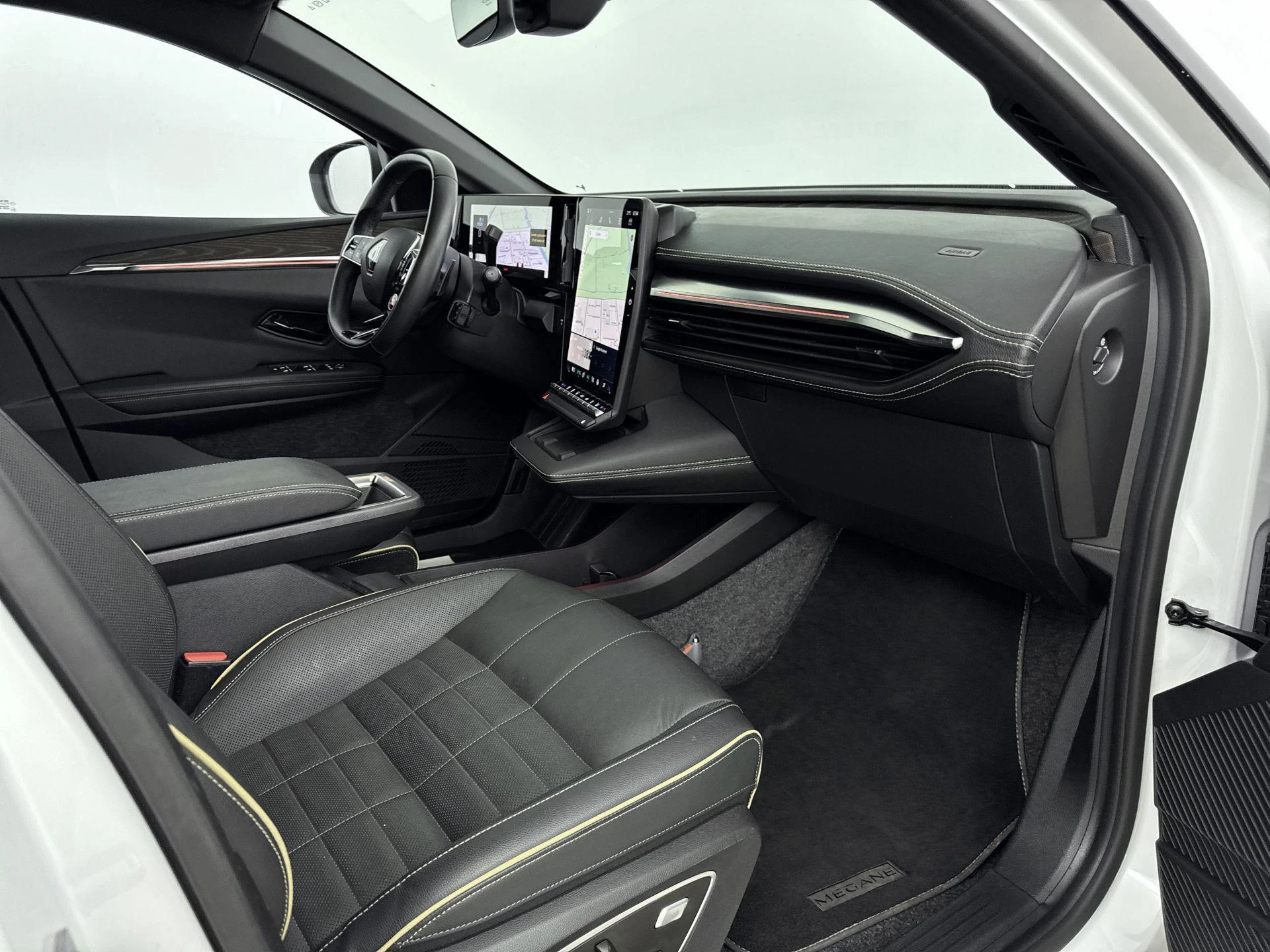 Renault-Megane E-Tech-image-15