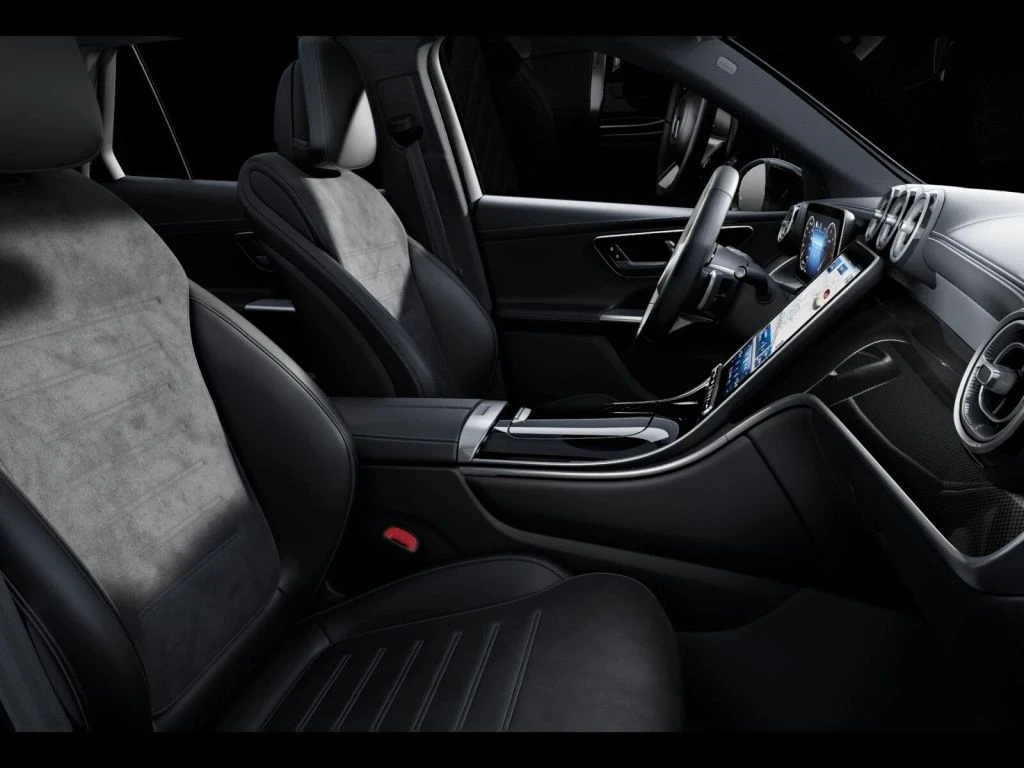 Mercedes-Benz-GLC 450 d-image-9