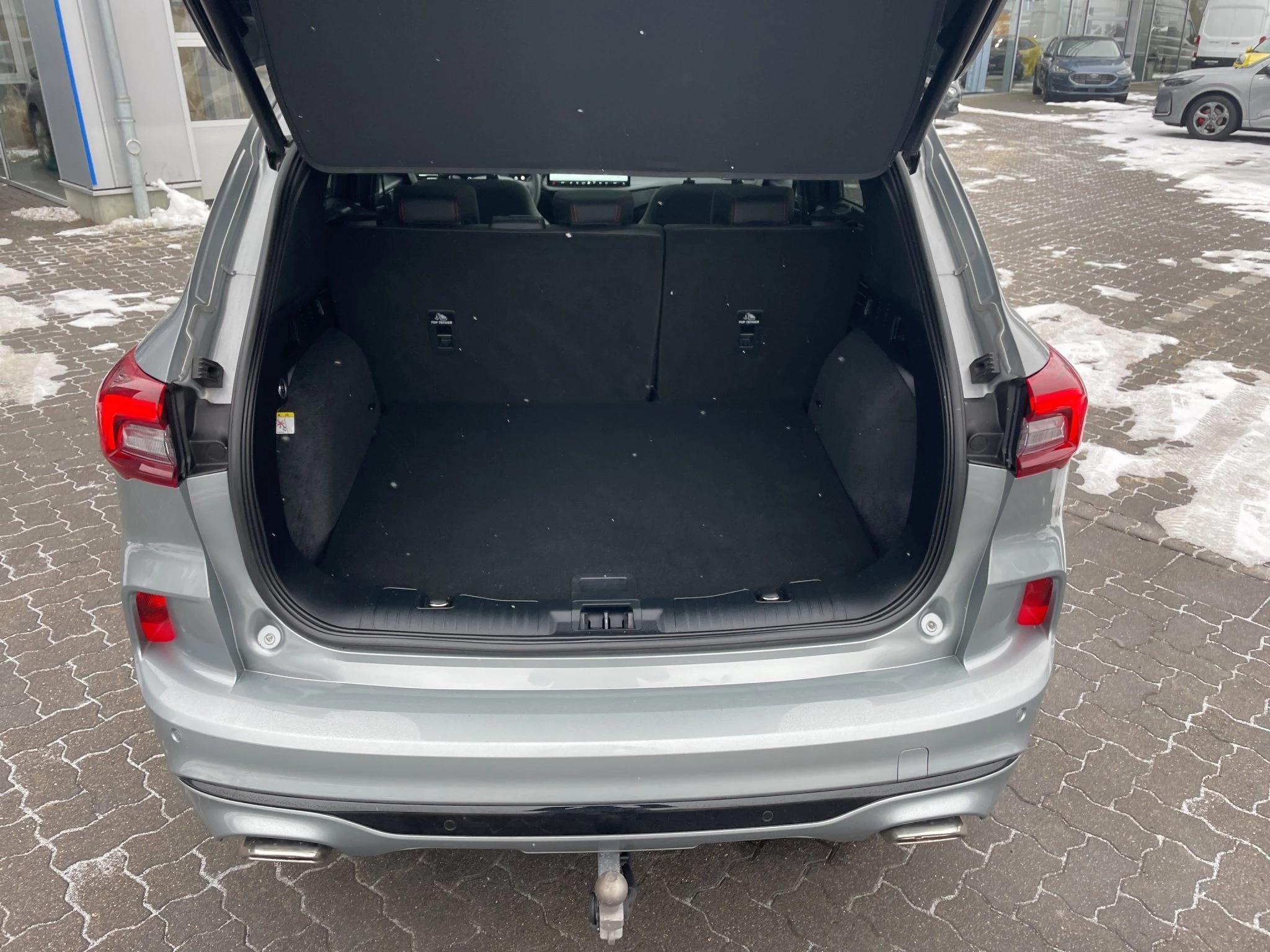Ford Kuga ST-Line X Aut.*PANO*AHK*360GRAD*LED-MATRIX*NAVI*GRA*WINTER-PKT.