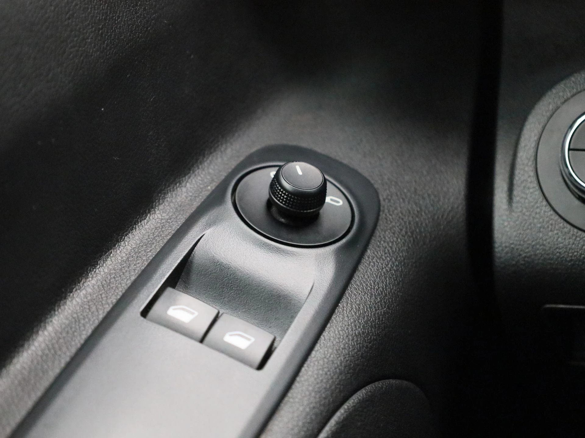 Opel-Combo Life-image-27