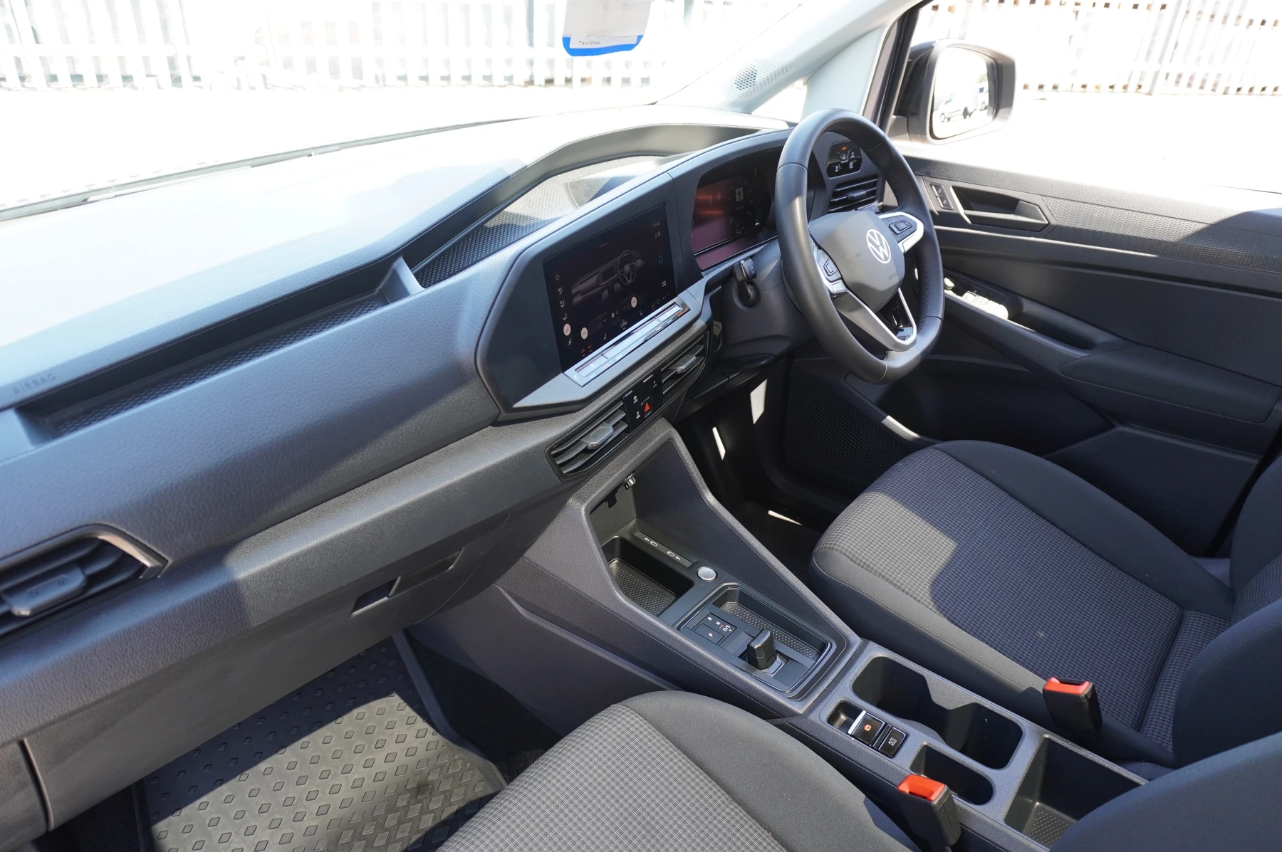 Volkswagen-Caddy-image-1