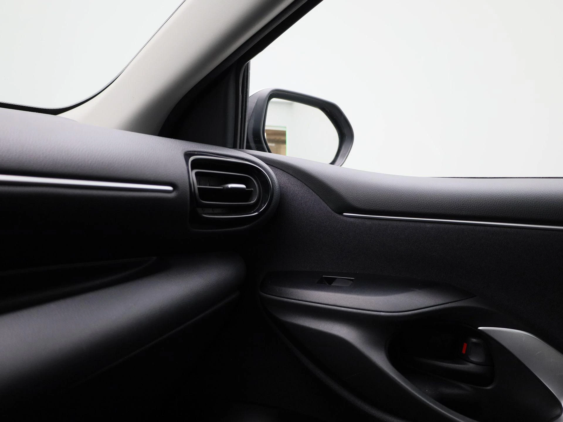 Toyota-Yaris-image-23