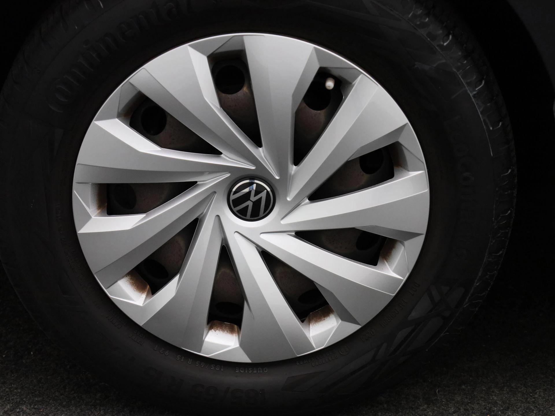 Volkswagen-Polo-image-12