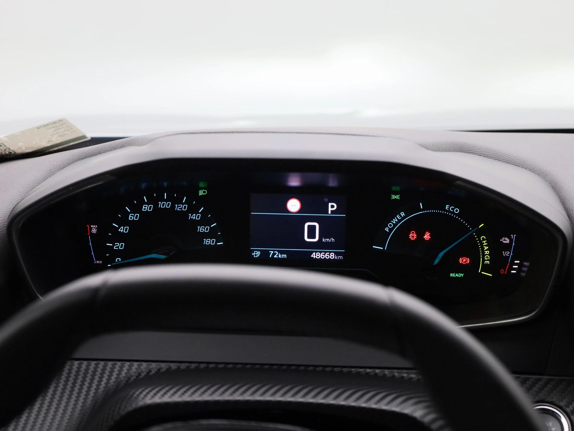 Peugeot-e-2008-image-7