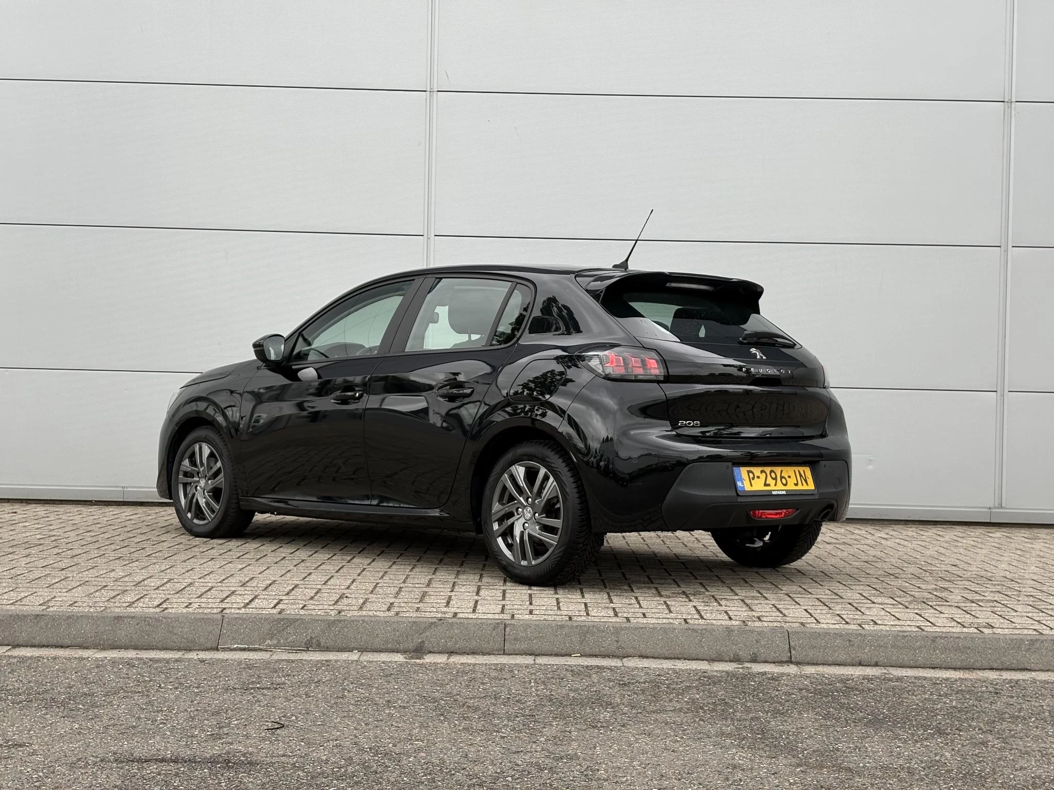 Peugeot-208-image-3