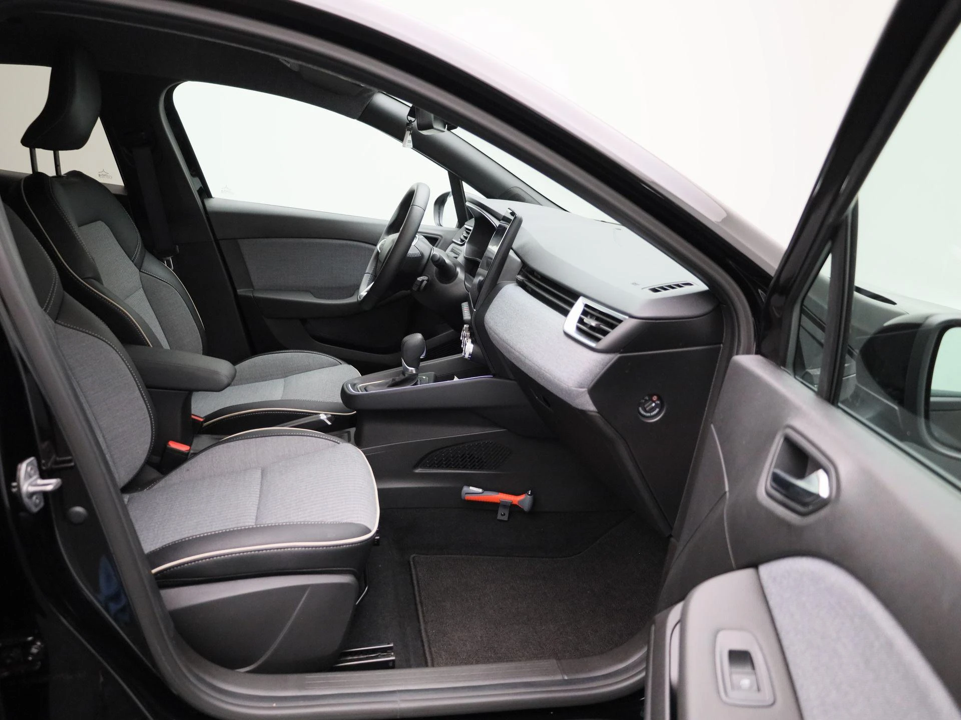 Renault-Clio-image-28