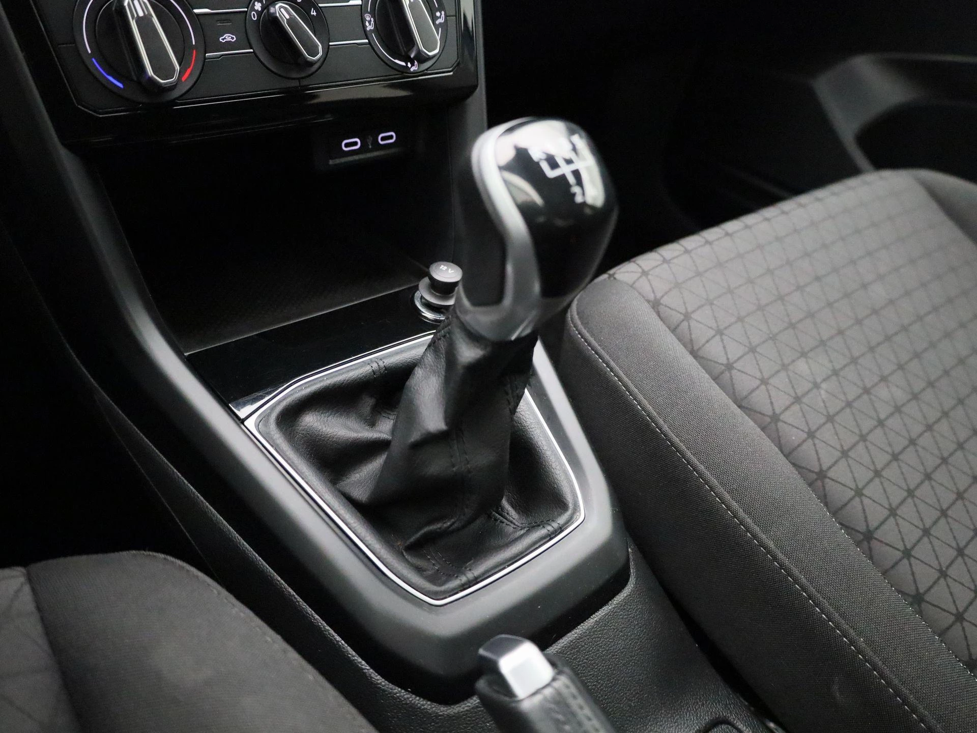 Volkswagen-T-Cross-image-15