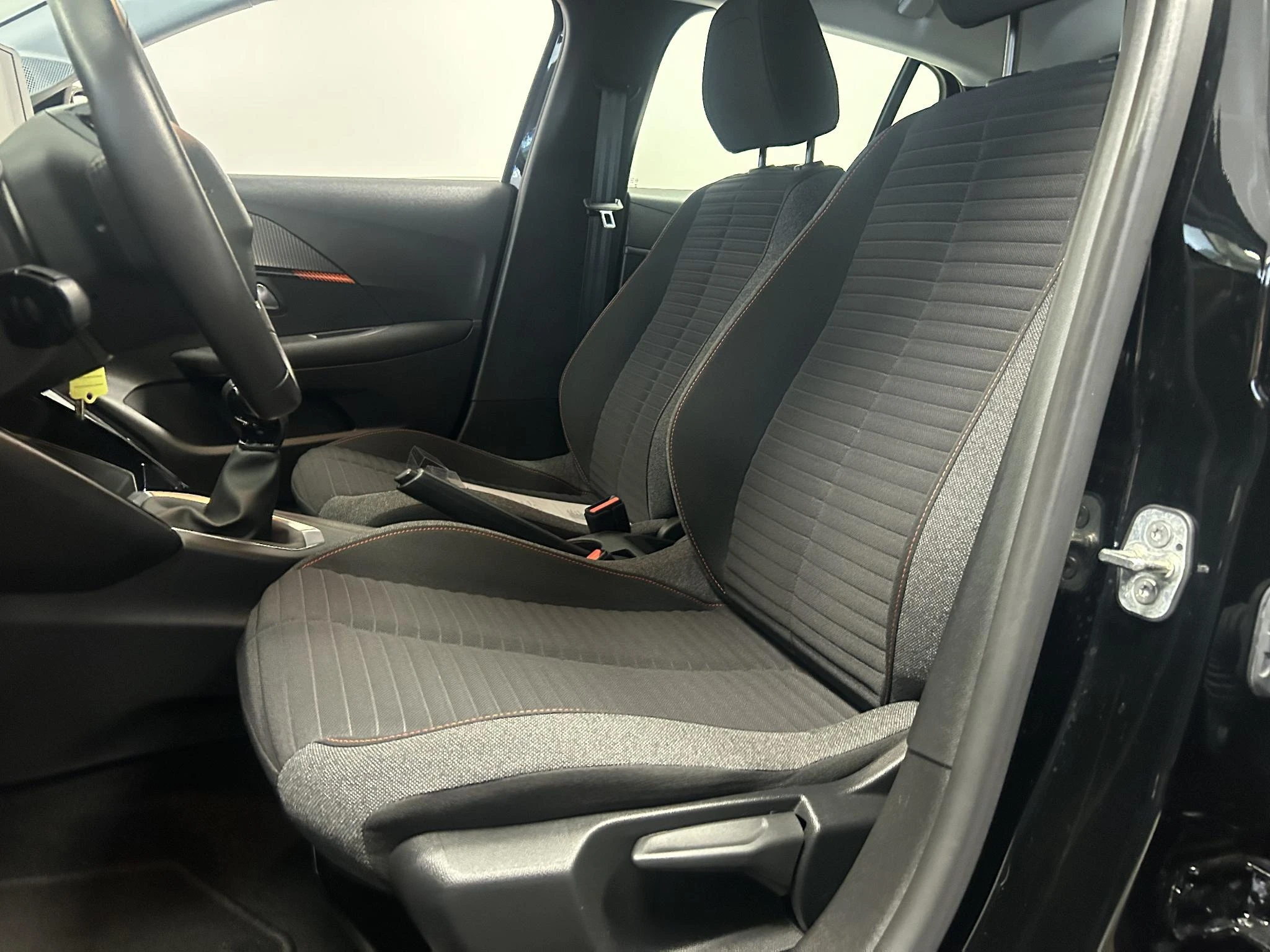 Peugeot-208-image-14