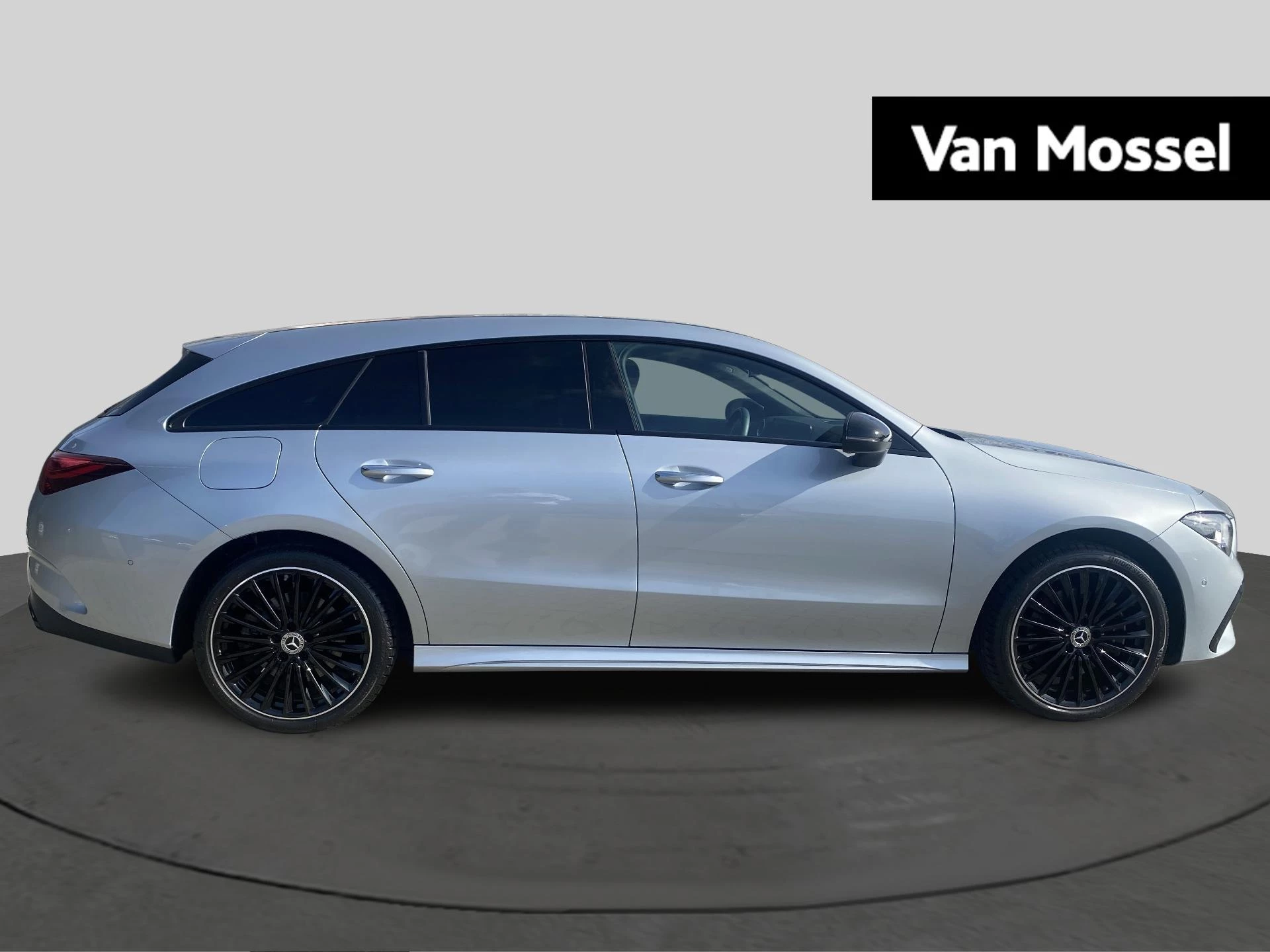 Mercedes-Benz-CLA-image-4