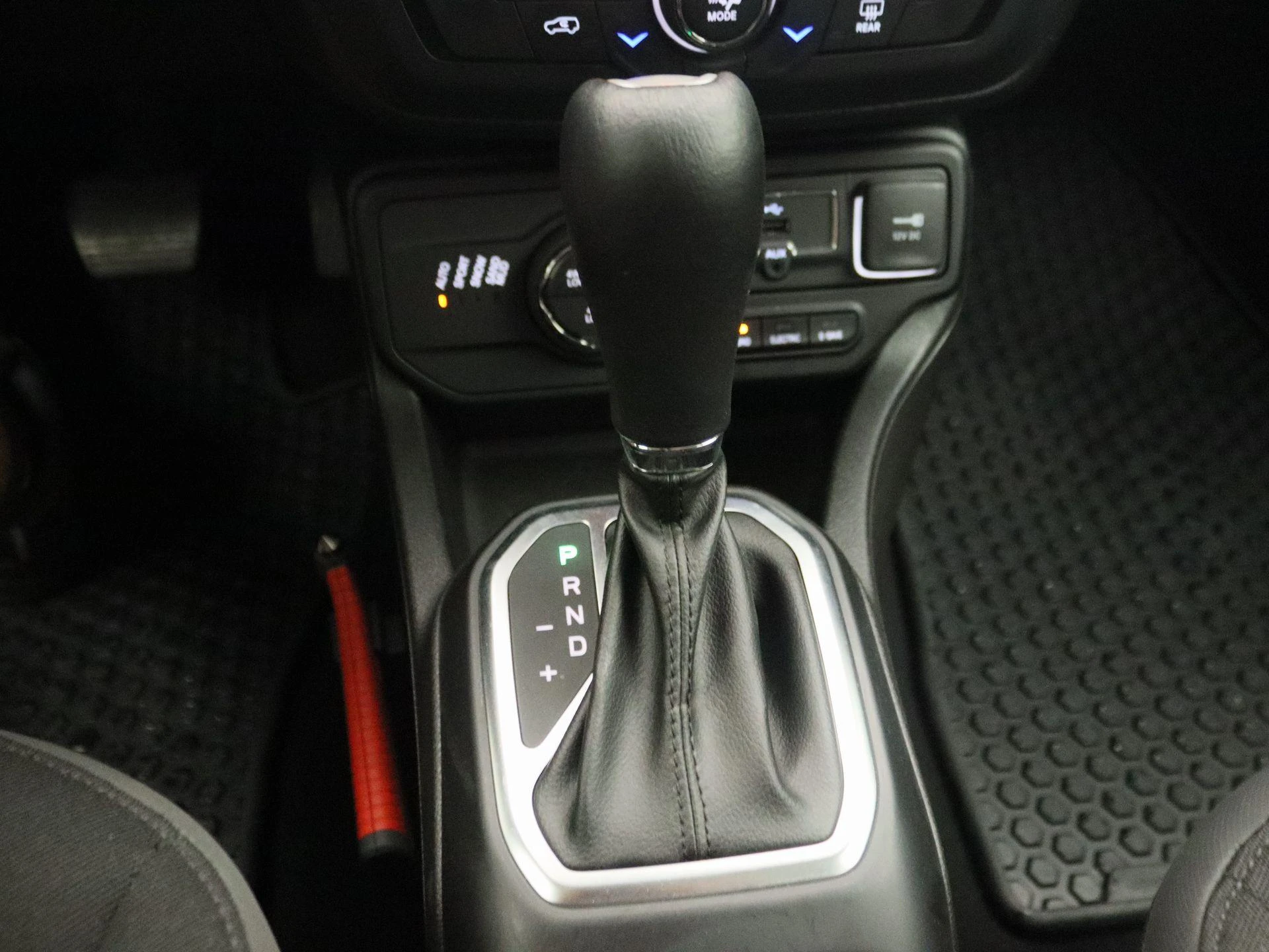 Jeep-Renegade-image-10