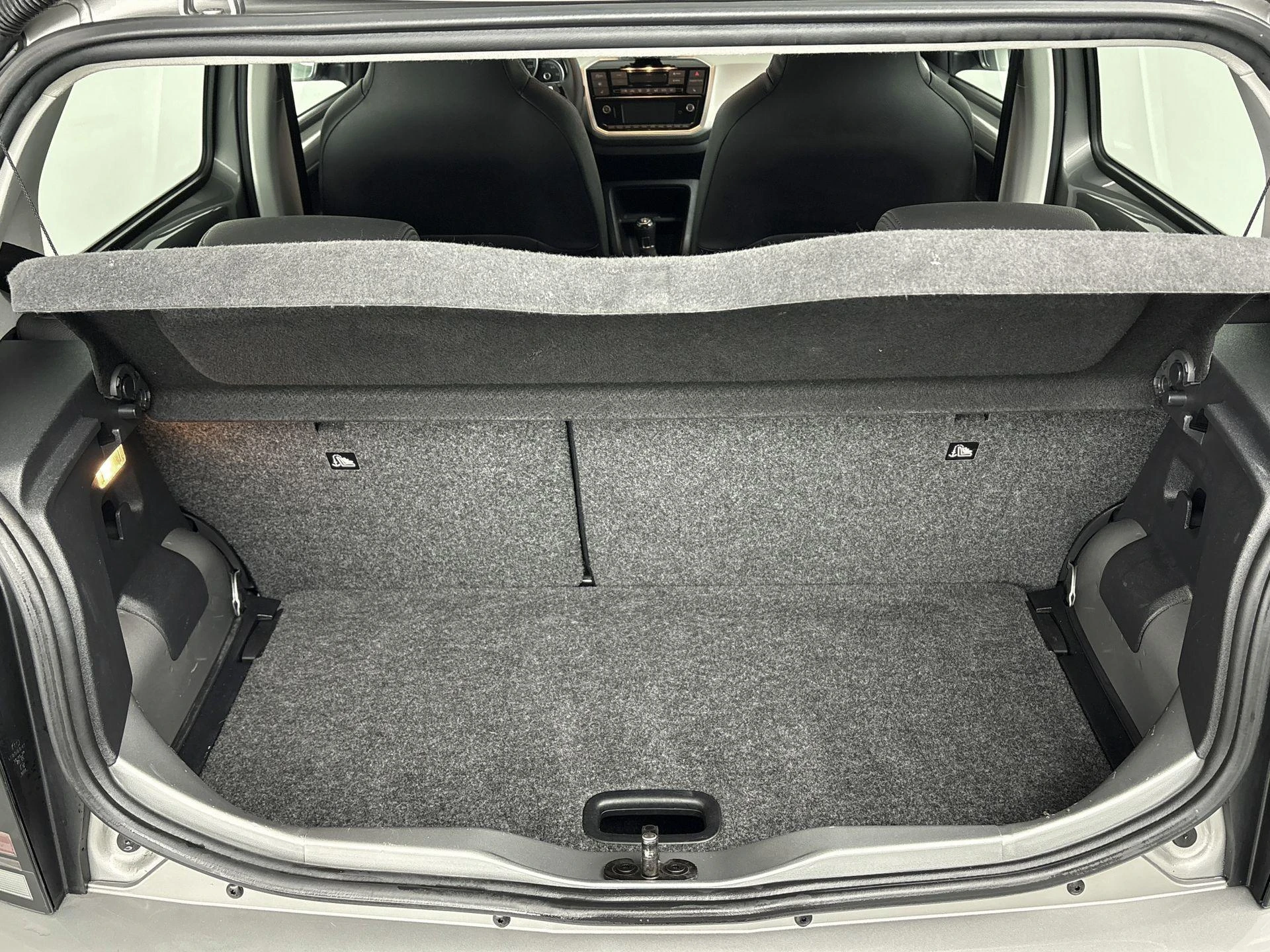 Volkswagen-up!-image-11