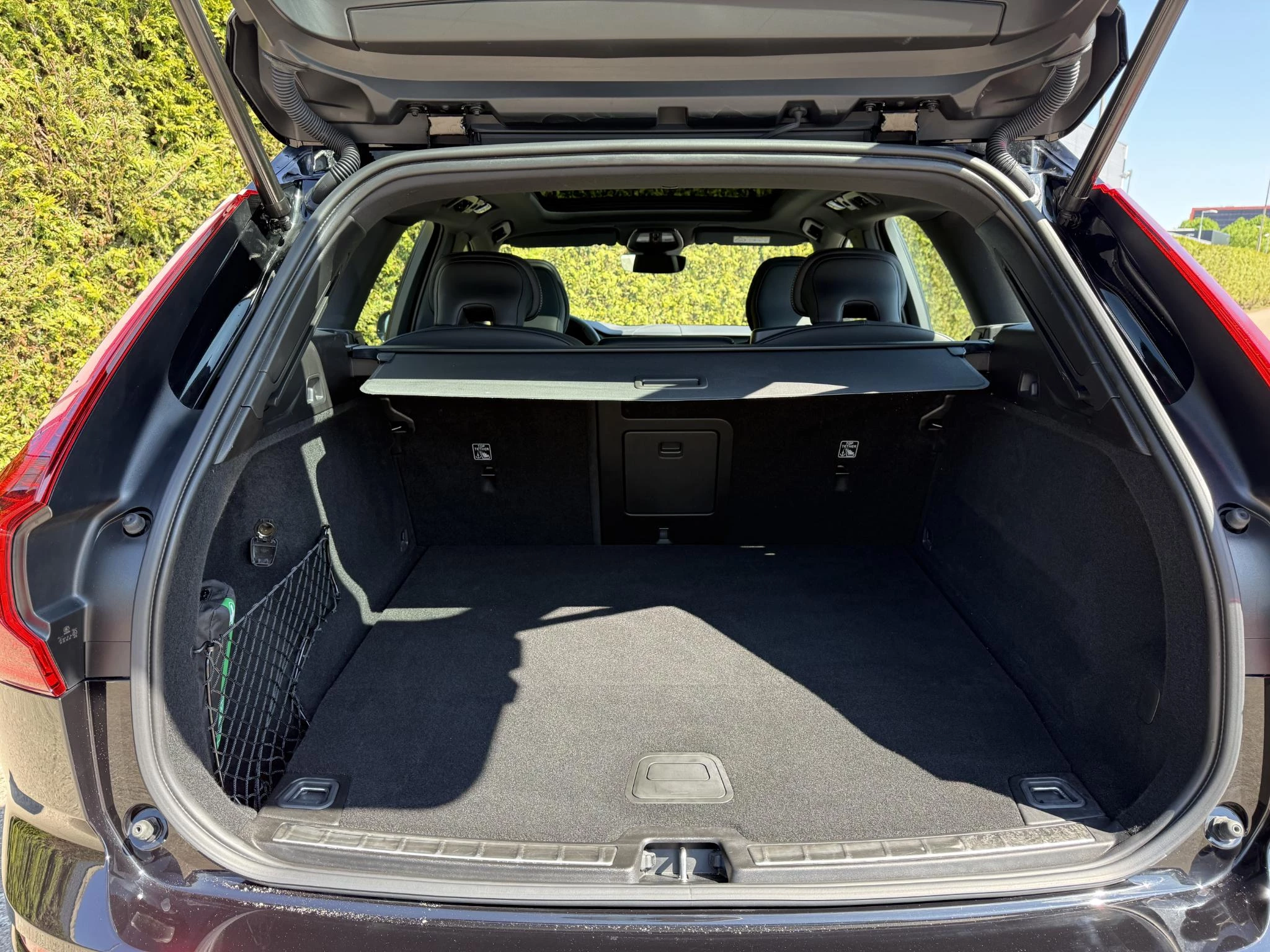 Volvo XC60 T6 Plug-in Hybrid AWD Plus Black Edition