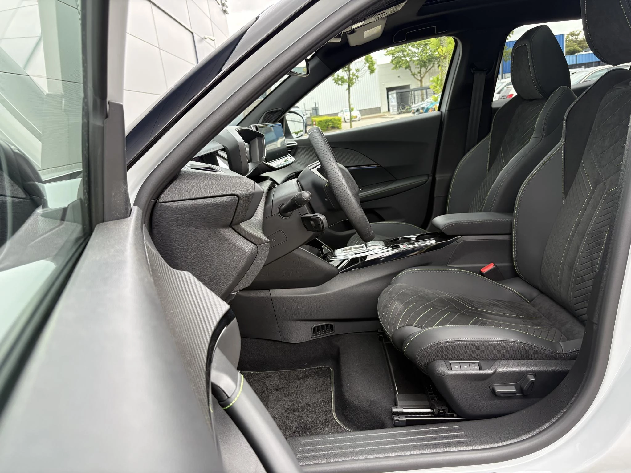 Peugeot-2008-image-10