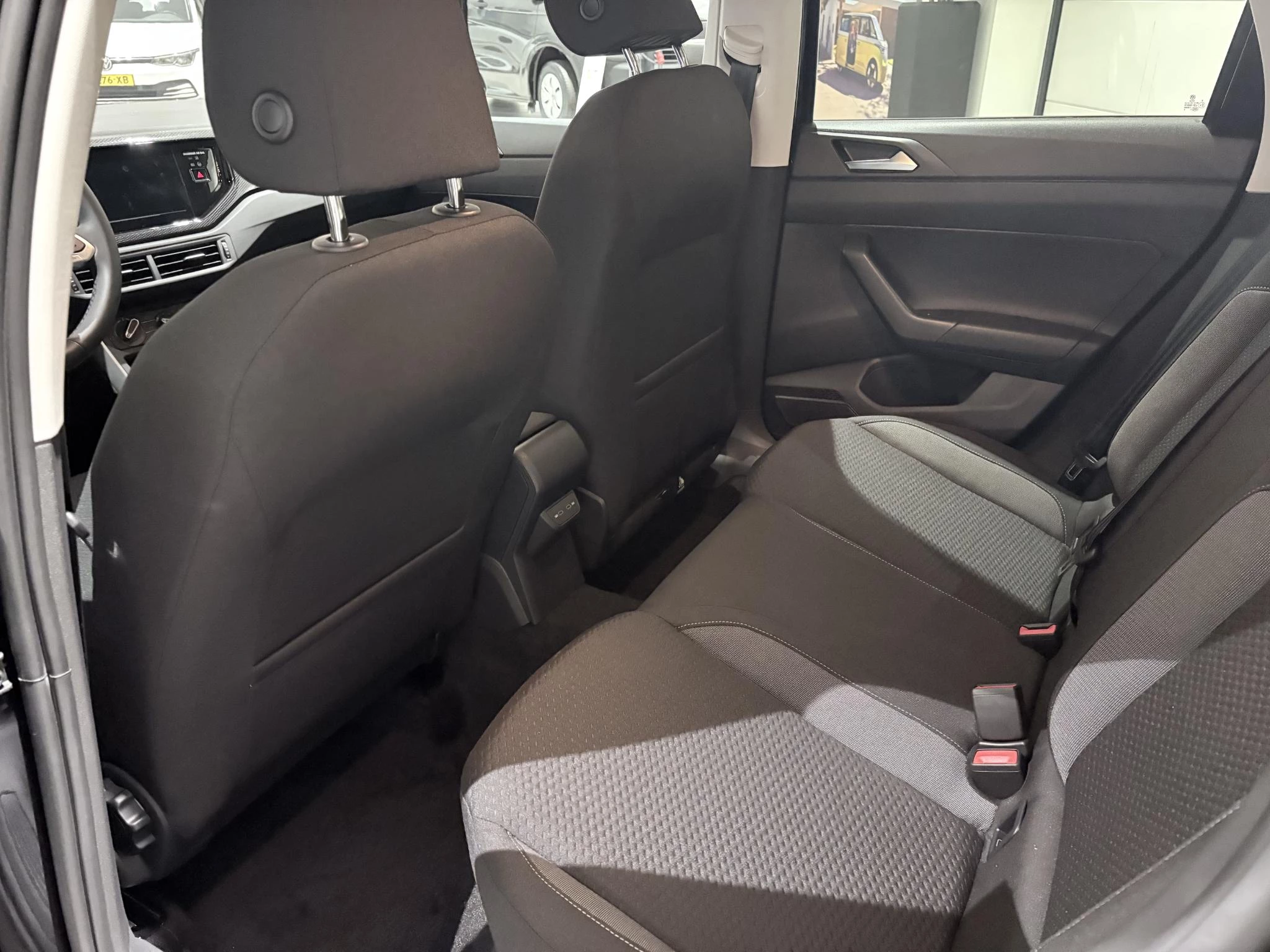 Volkswagen-Polo-image-6