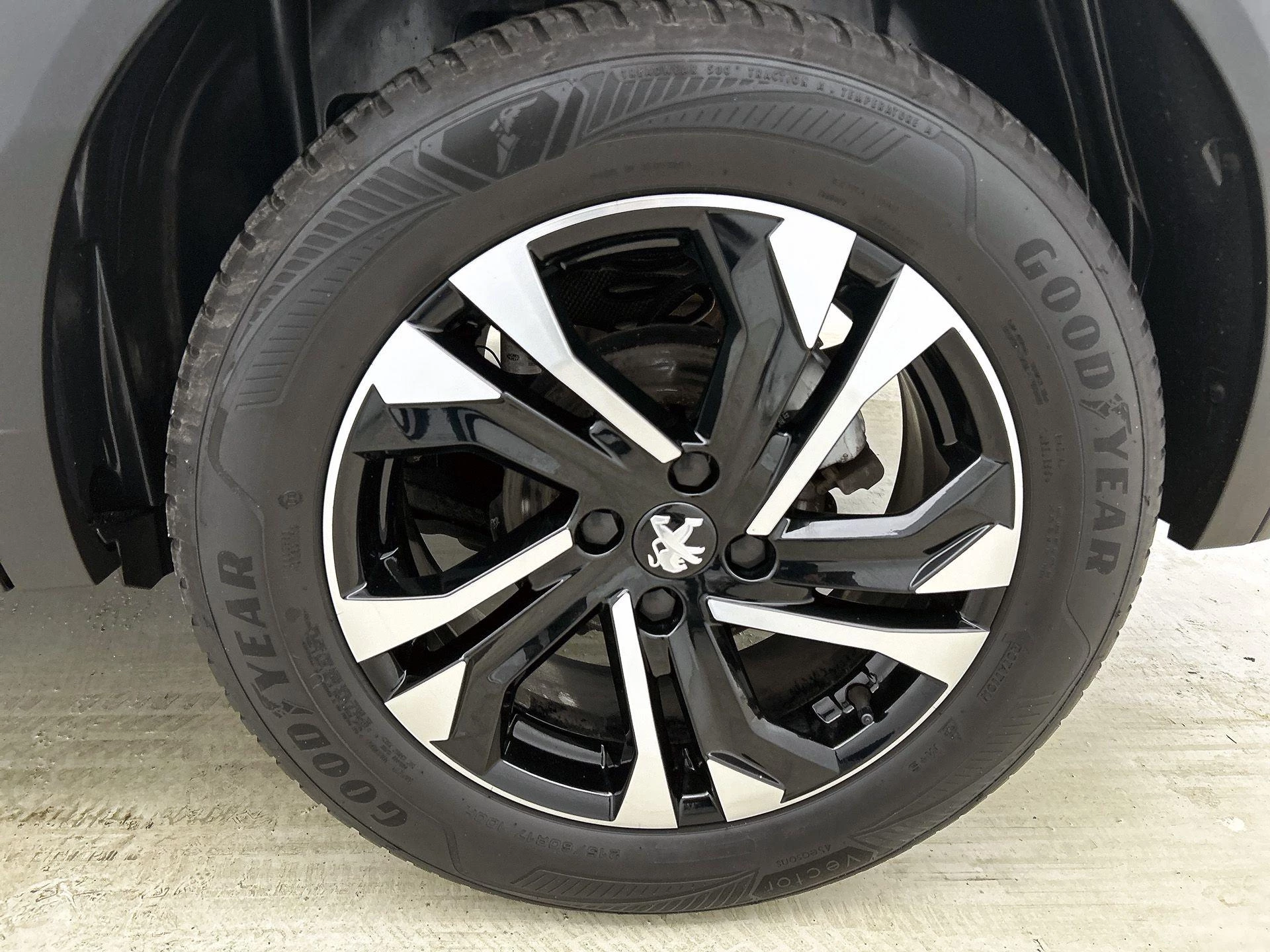 Peugeot-2008-image-35