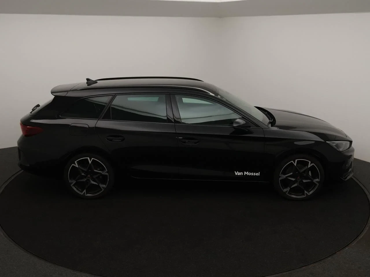 CUPRA-Leon Sportstourer-image-6