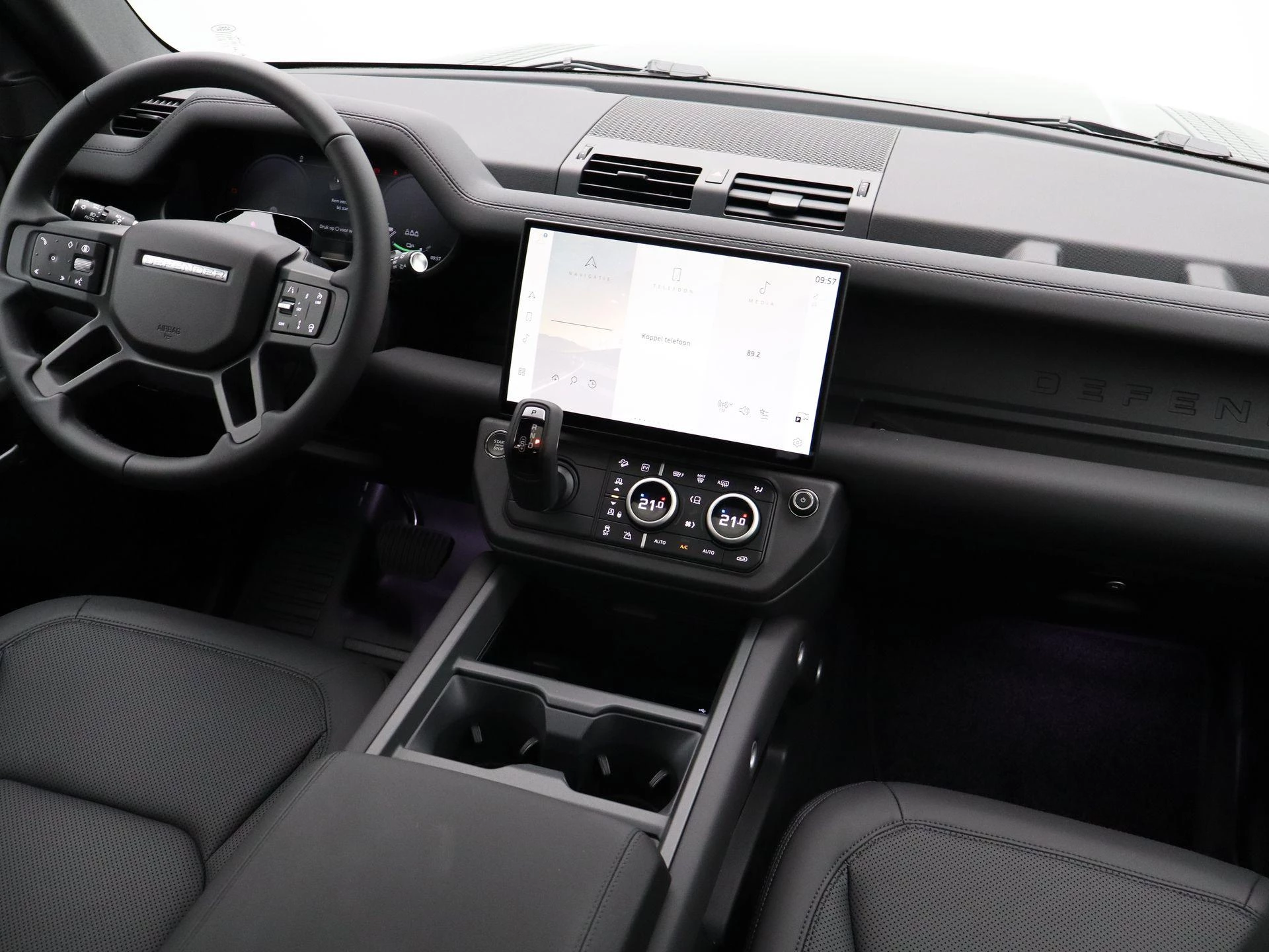 Land Rover-Defender-image-38