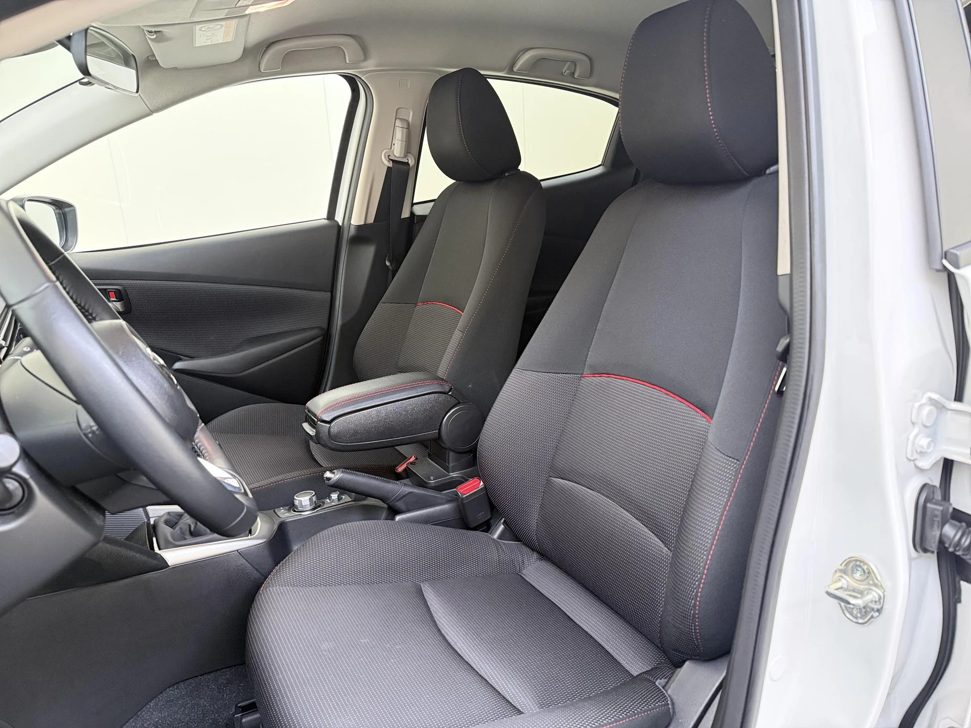 Mazda-2-image-14