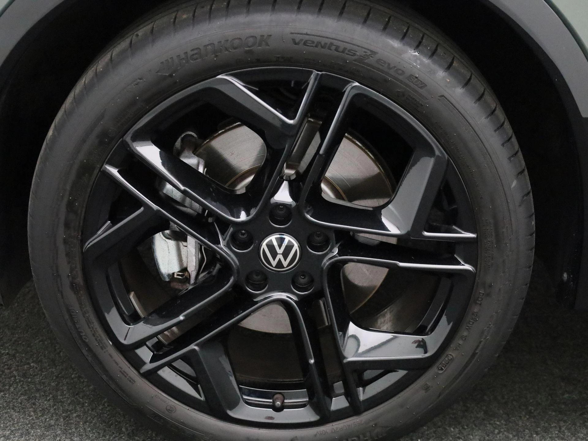 Volkswagen-Tiguan-image-14