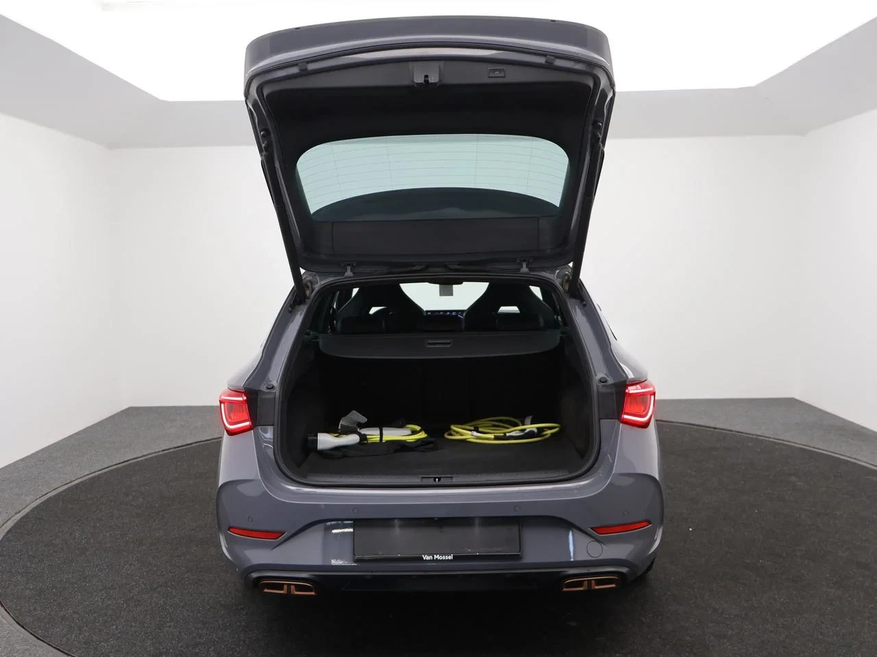 CUPRA-Leon Sportstourer-image-2