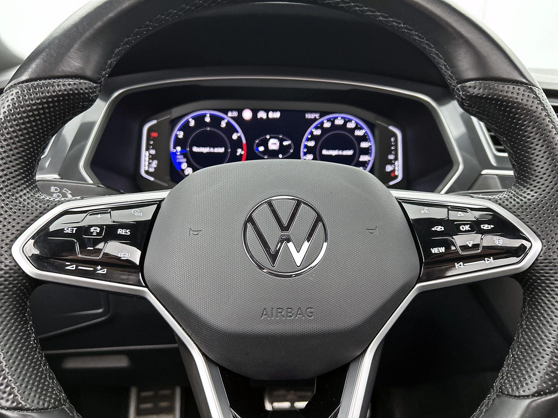 Volkswagen-Tiguan Allspace-image-37