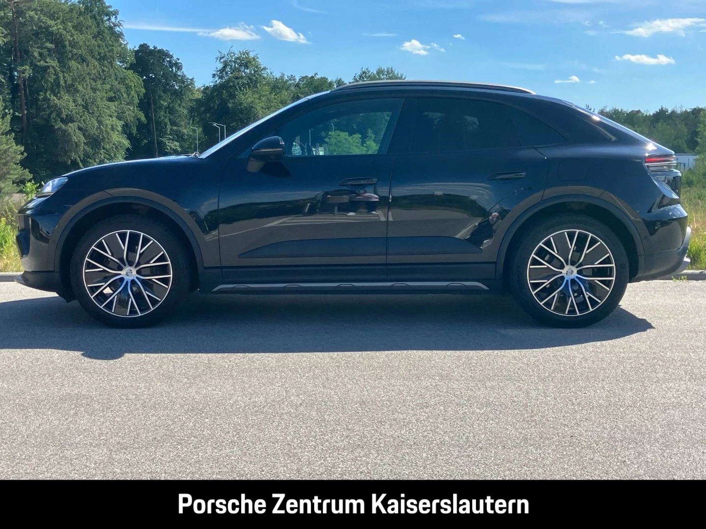 Porsche Macan Hinterachslenkung BOSE Luftfederung 21-Zol -