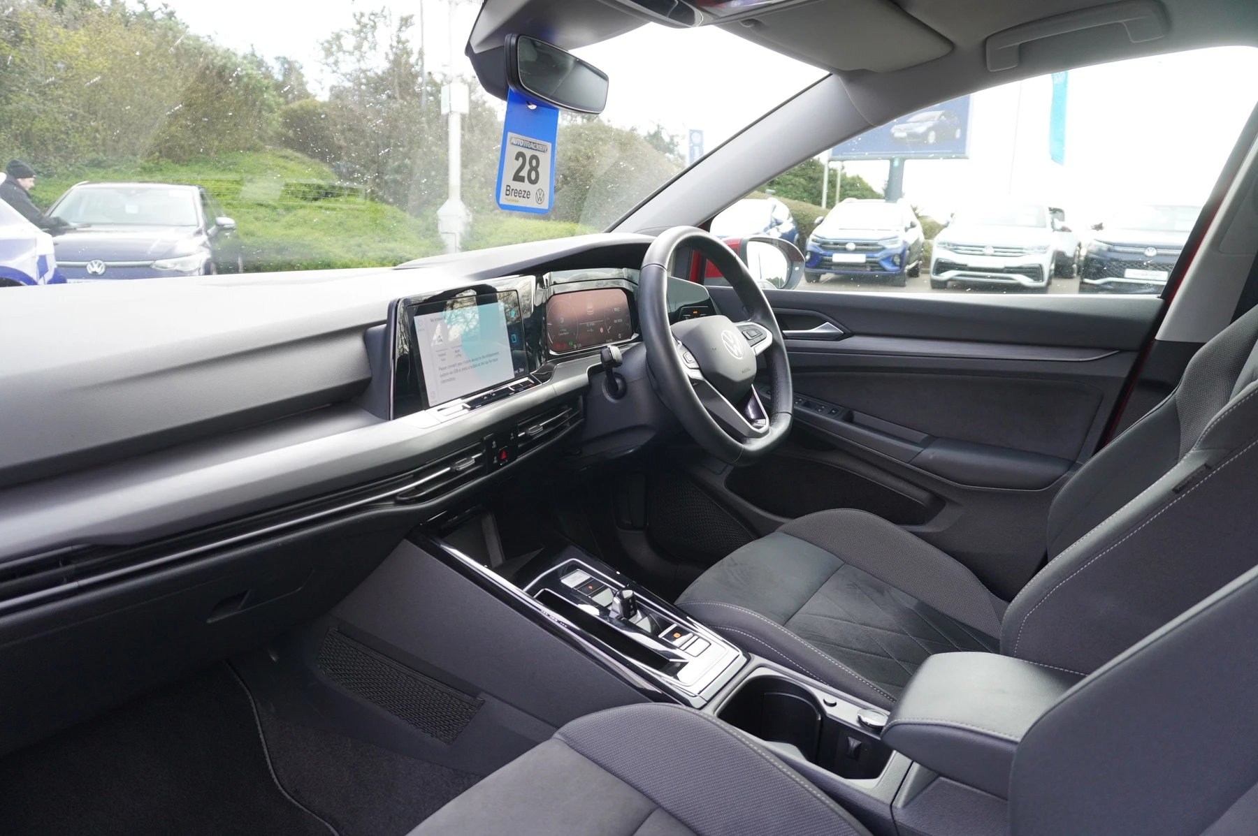 Volkswagen-Golf-image-1