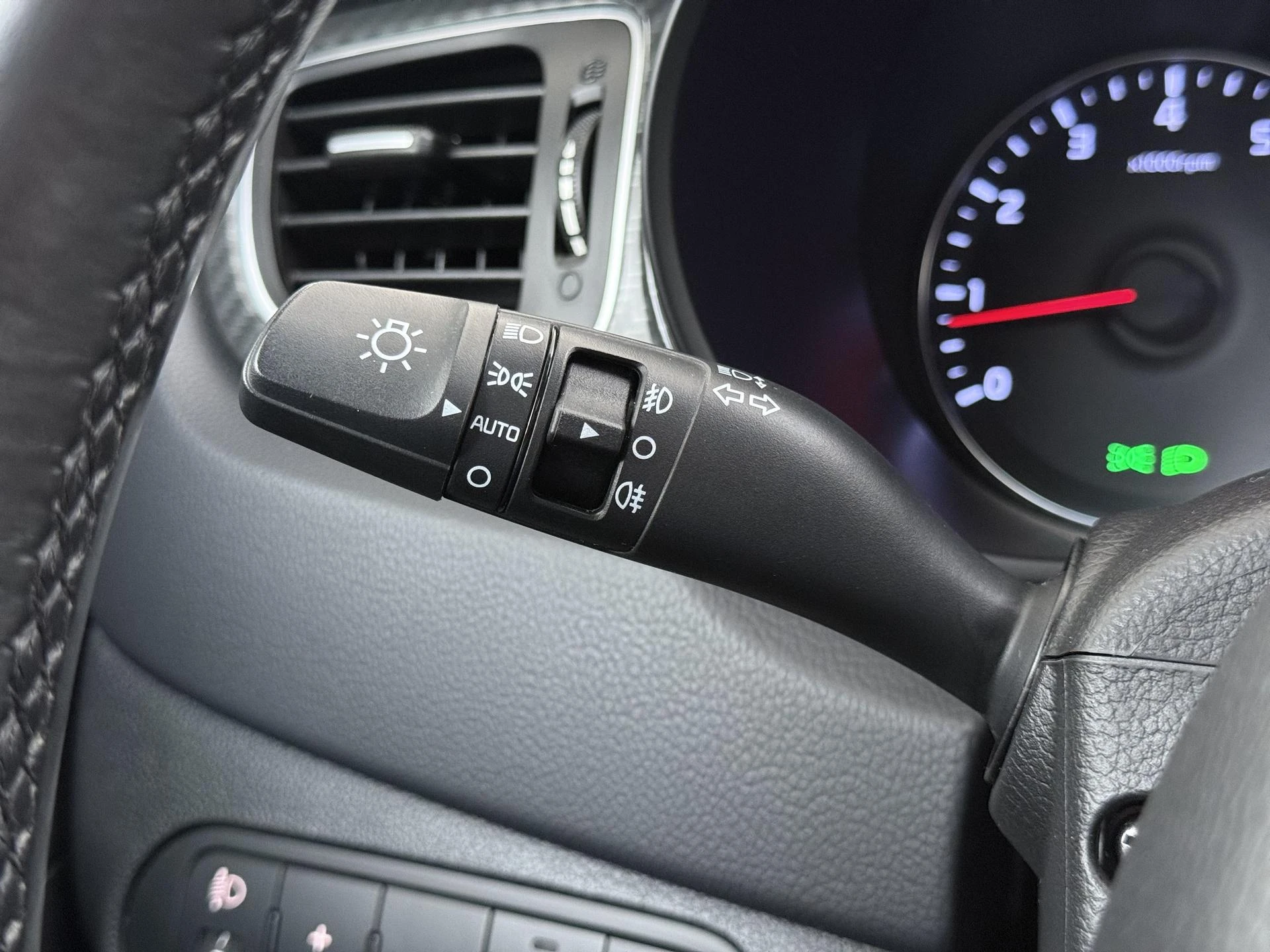 Kia-Carens-image-20