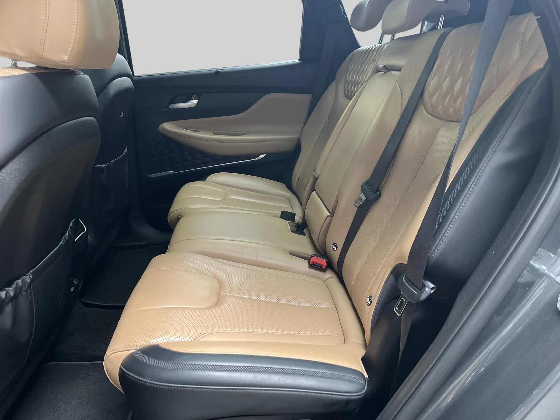 Hyundai-Santa Fe-image-18