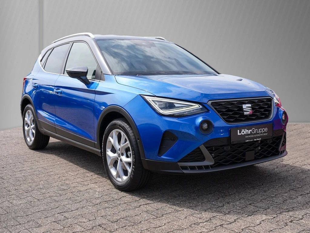 SEAT-Arona-image-2