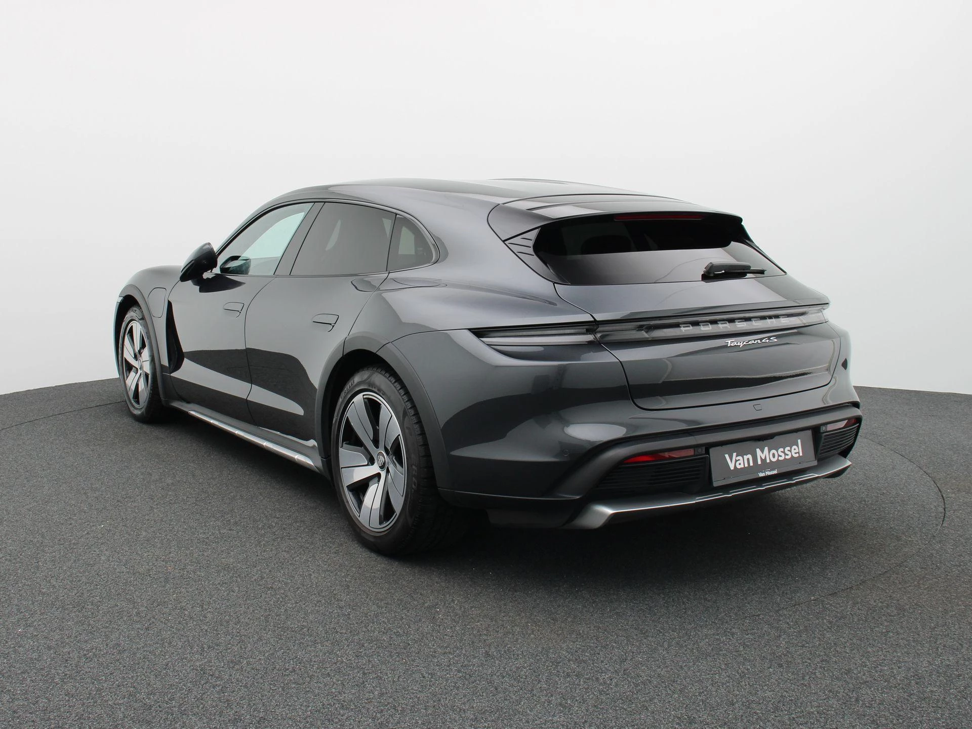 Porsche-Taycan-image-1