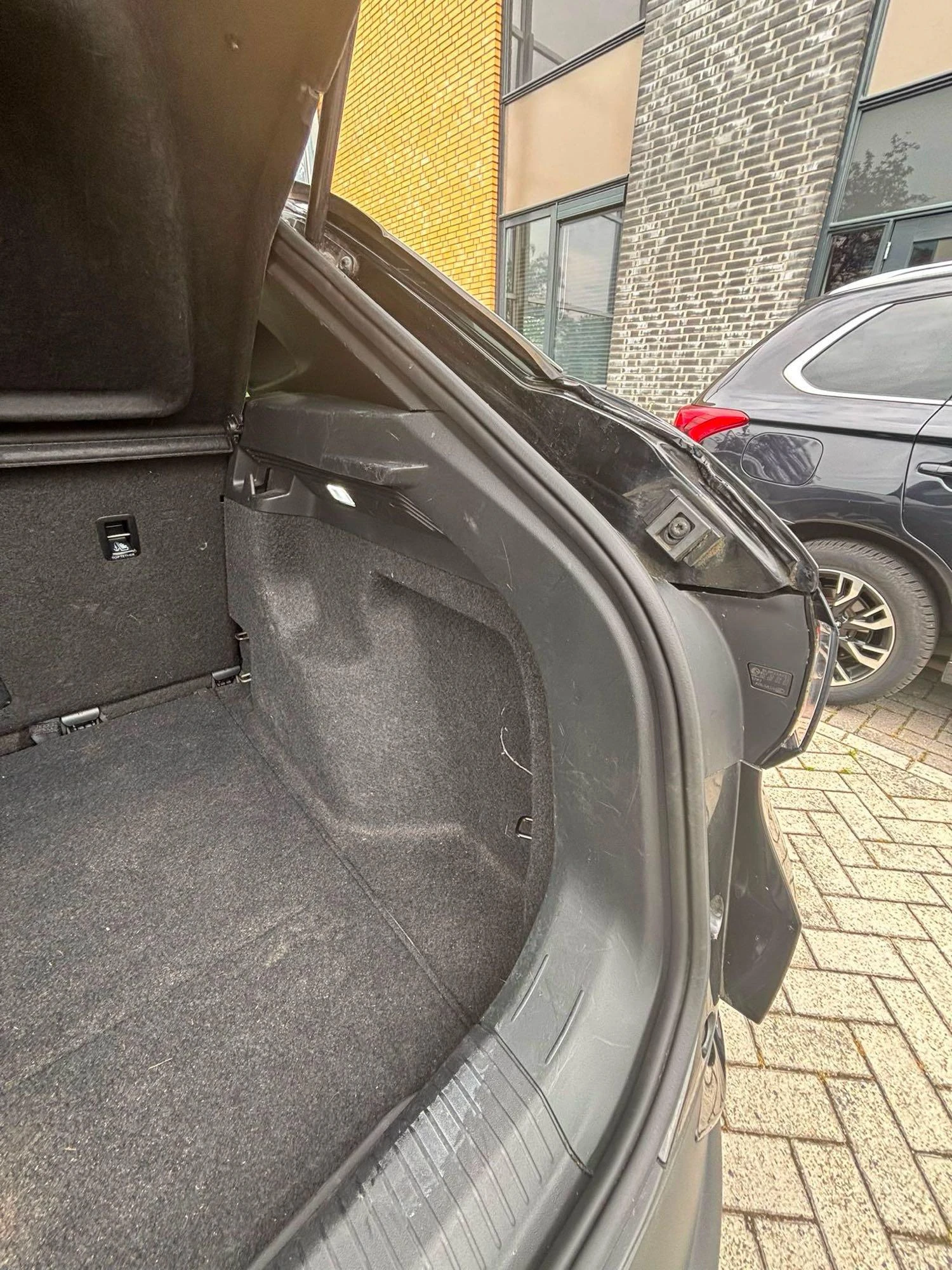 Volkswagen-ID.4-image-16