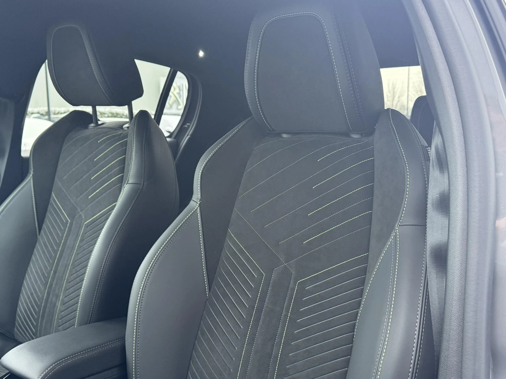 Peugeot-208-image-11