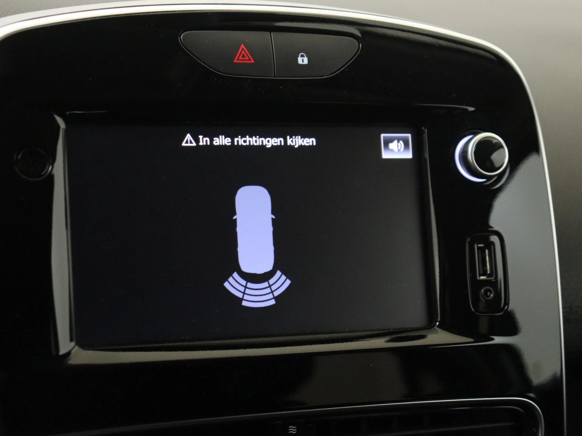 Renault-Clio-image-17