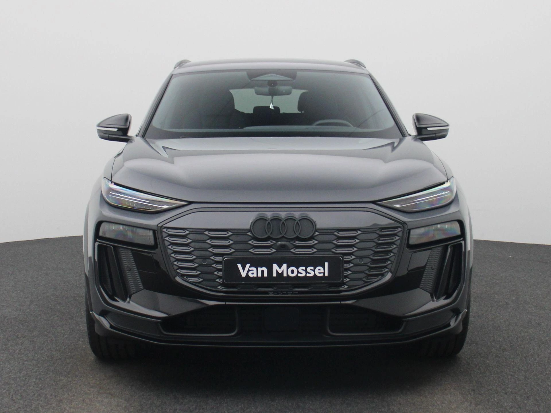 Audi-Q6 e-tron-image-2