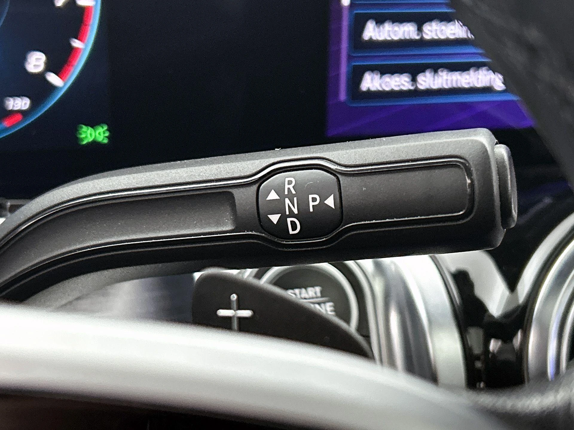 Mercedes-Benz-GLB-image-15