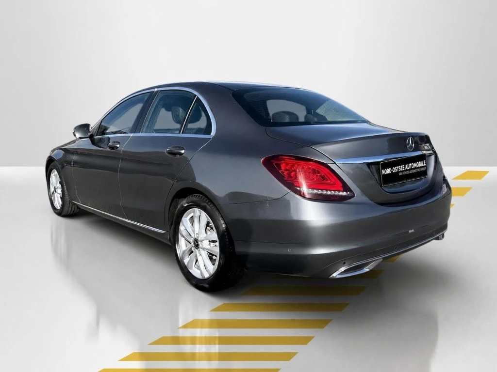 Mercedes-Benz-C-Klasse 180-image-12